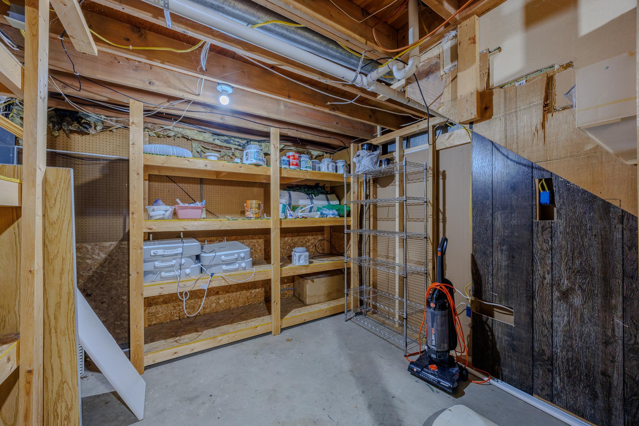 1976 single family home for sale at 102 Robertson Drive NW in Bemidji, MN — 3 bed, 2 bath (photo 27 of 40)
