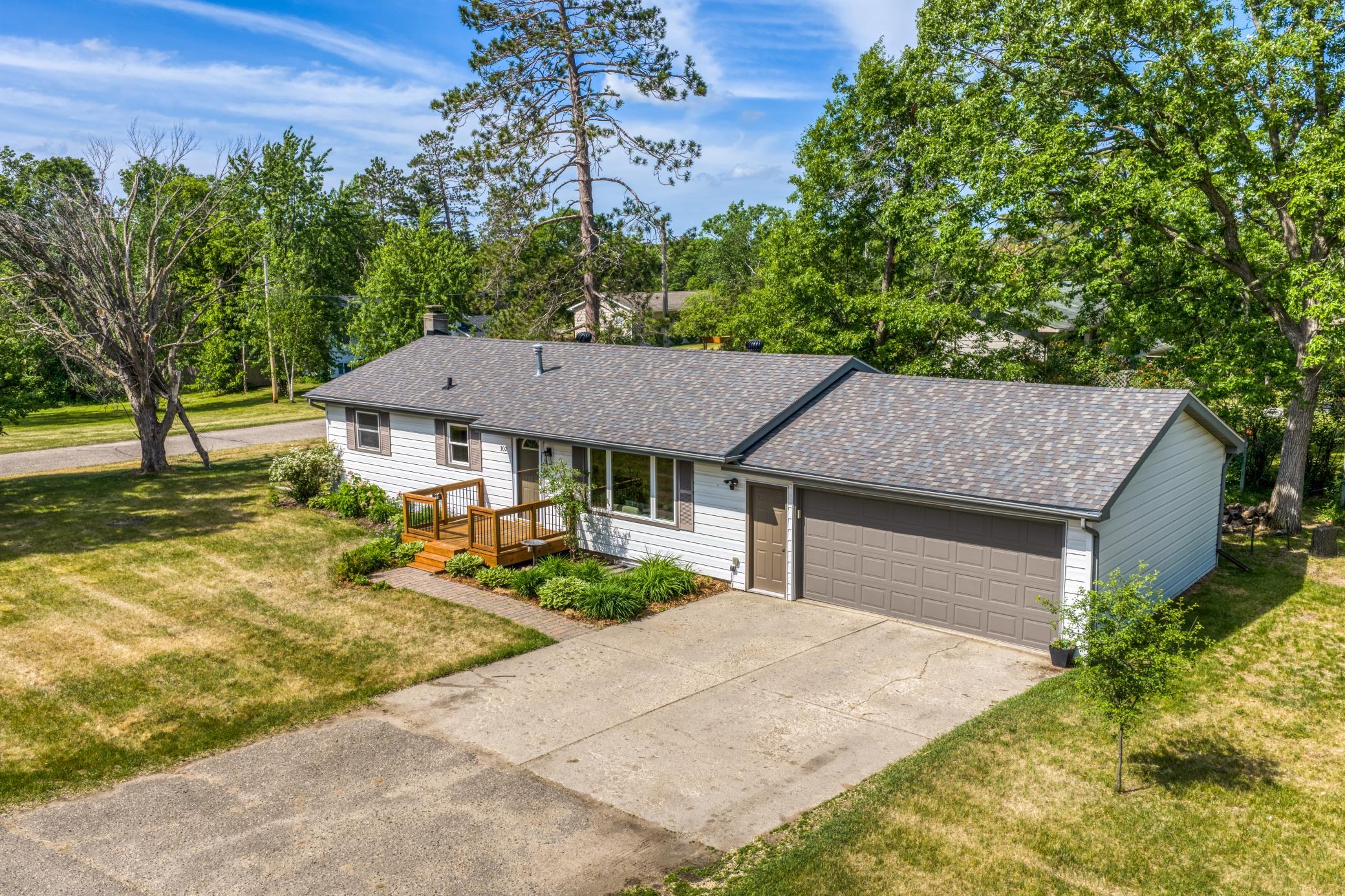 1976 single family home for sale at 102 Robertson Drive NW in Bemidji, MN — 3 bed, 2 bath (photo 32 of 40)