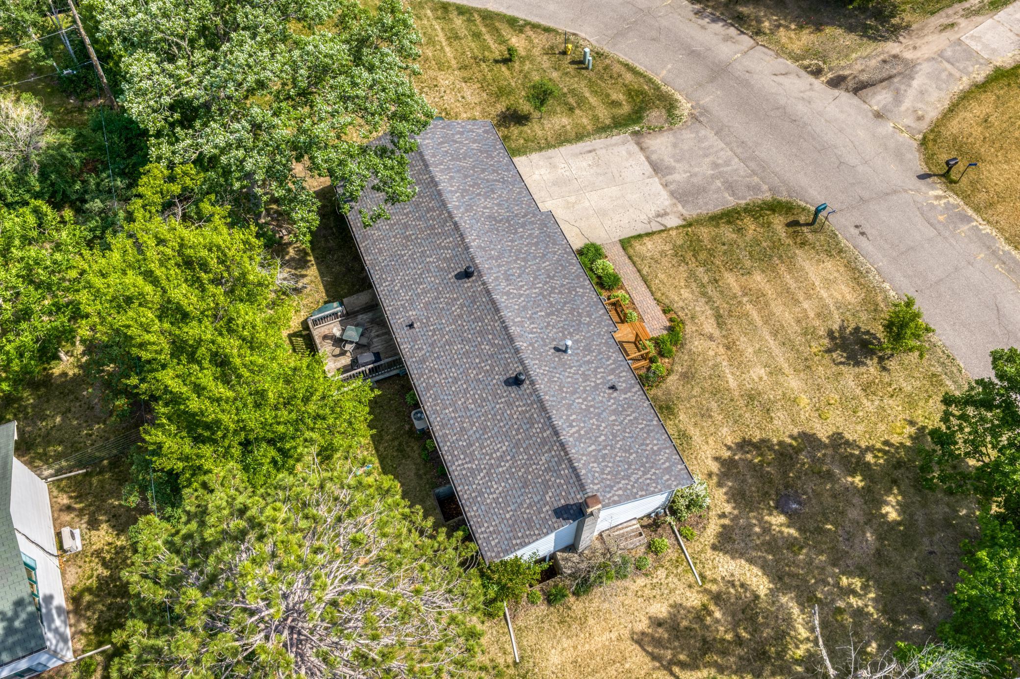 1976 single family home for sale at 102 Robertson Drive NW in Bemidji, MN — 3 bed, 2 bath (photo 36 of 40)