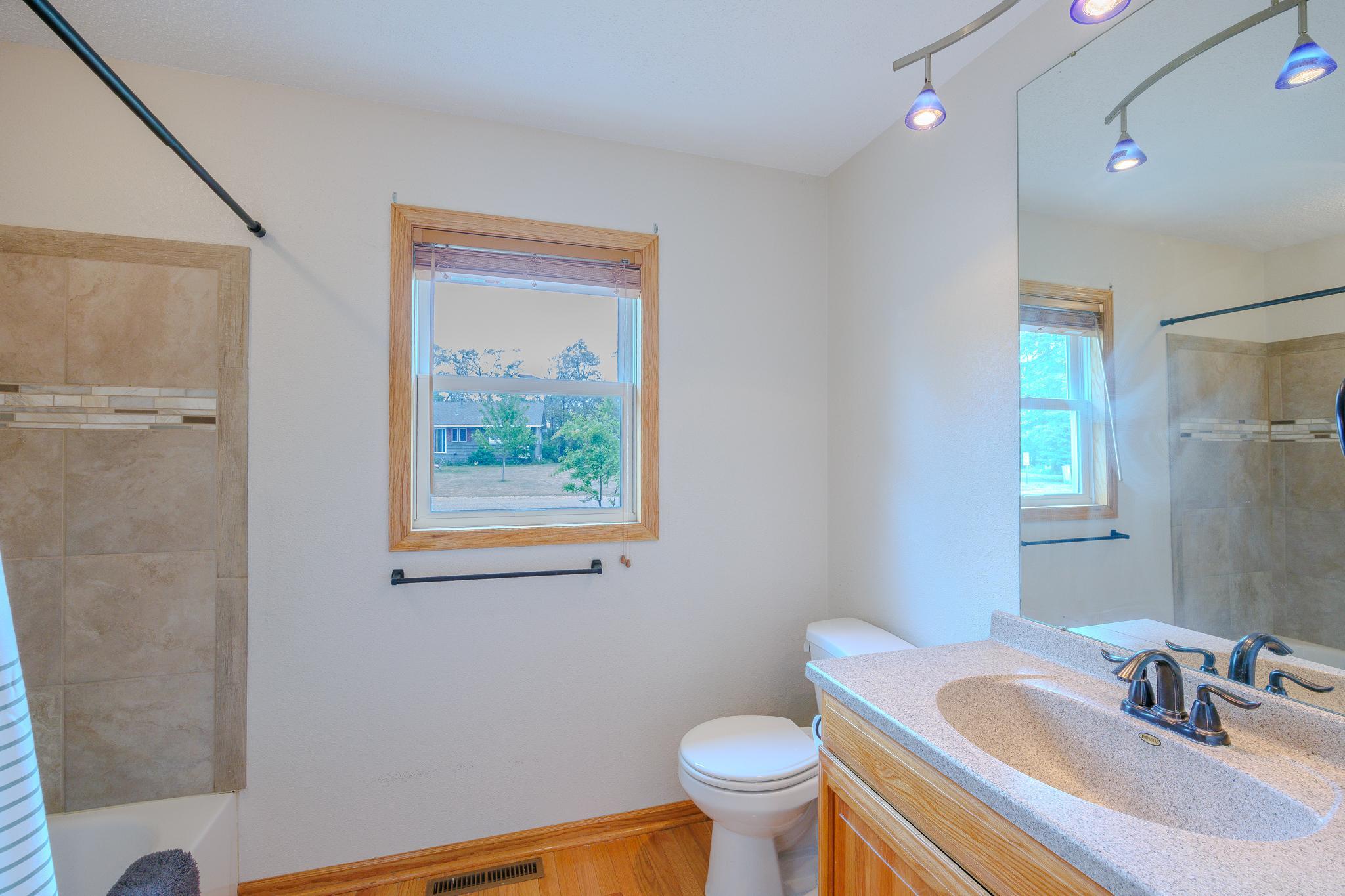 1976 single family home for sale at 102 Robertson Drive NW in Bemidji, MN — 3 bed, 2 bath (photo 9 of 40)