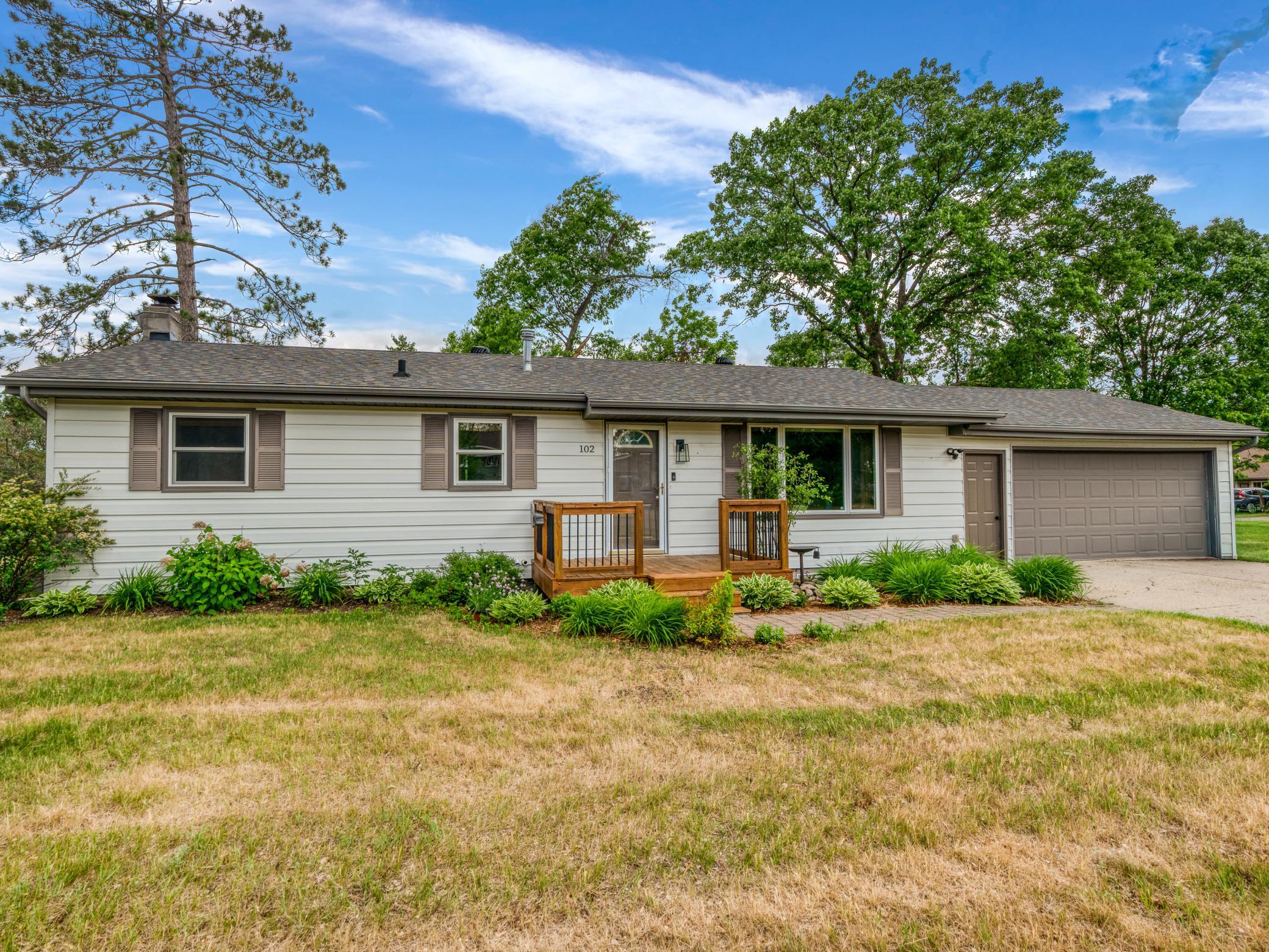 1976 single family home for sale at 102 Robertson Drive NW in Bemidji, MN — 3 bed, 2 bath (photo 32 of 49)