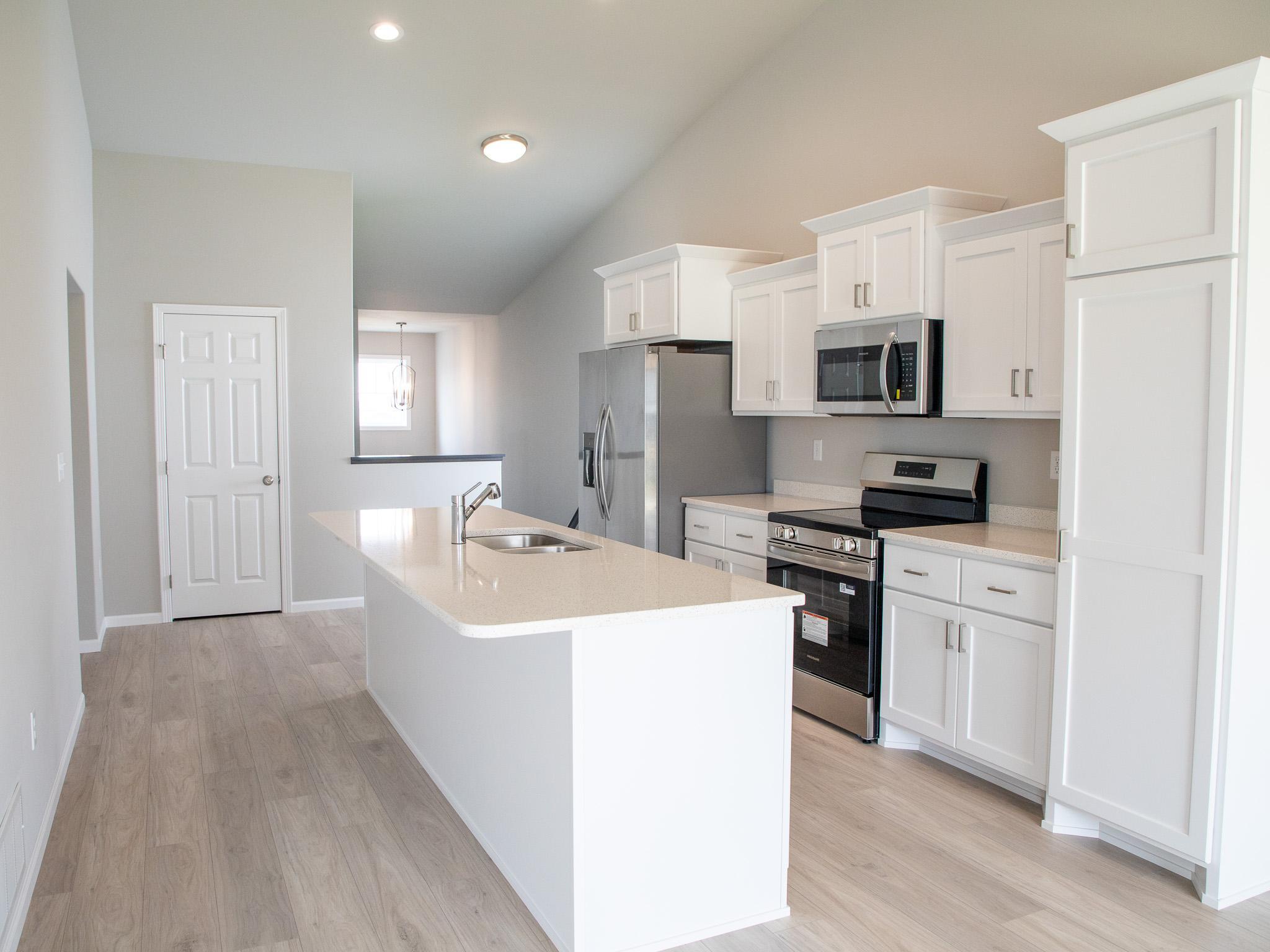 6782 Meadow View Drive S, Fargo ND 58104 - Photo 3 of 22