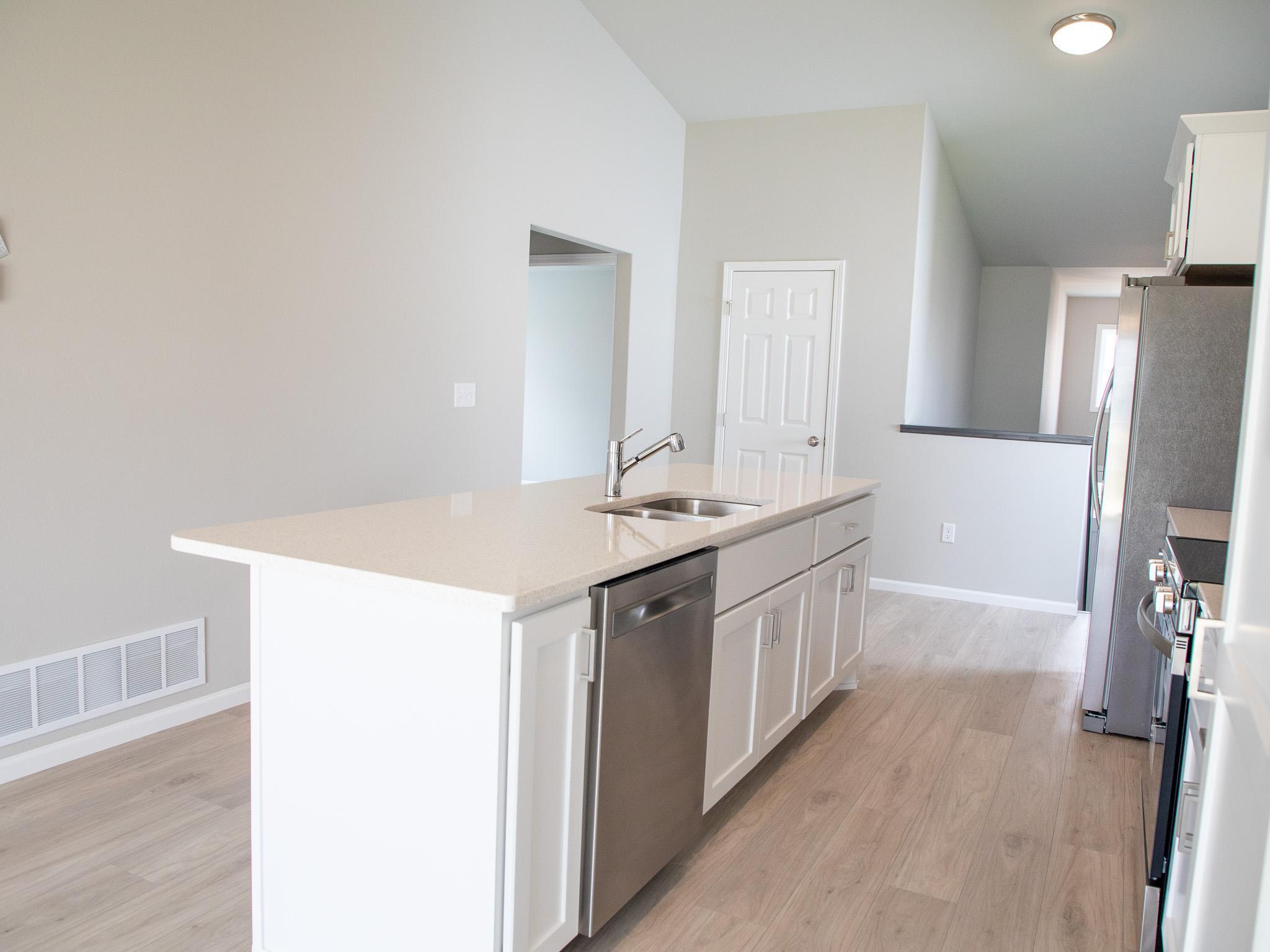 6782 Meadow View Drive S, Fargo ND 58104 - Photo 4 of 22