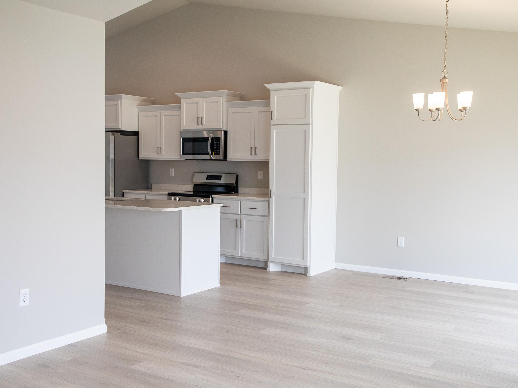 6782 Meadow View Drive S, Fargo ND 58104 - Photo 7 of 22