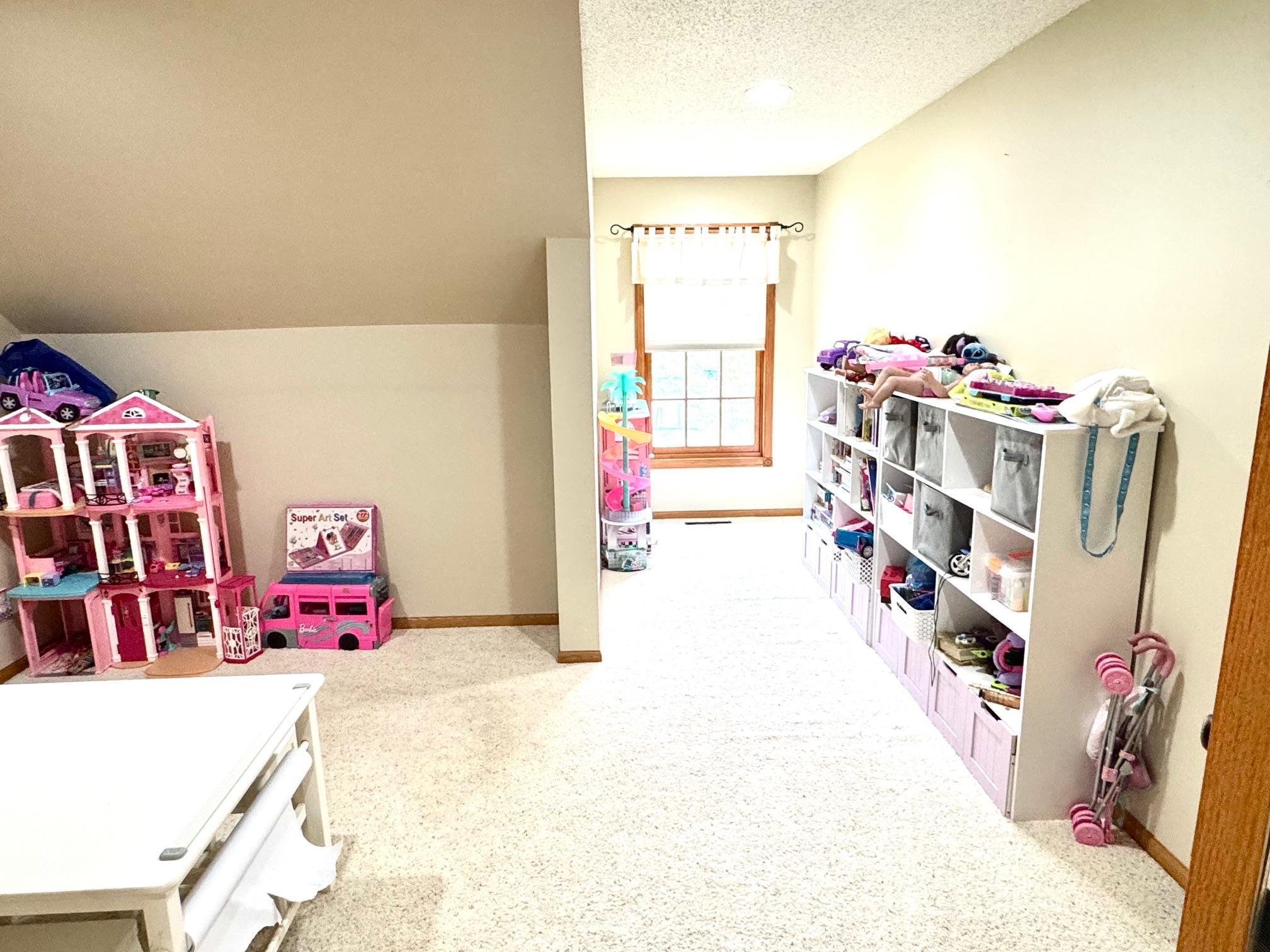 2001 single family home for sale at 901 6th Street SW in Roseau, MN — 5 bed, 4 bath (photo 27 of 31)