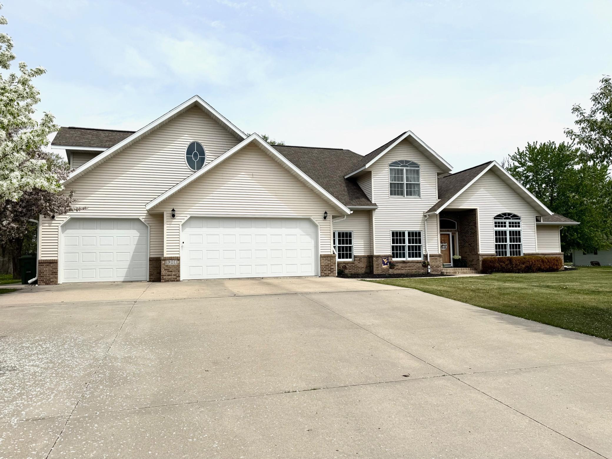 2001 single family home for sale at 901 6th Street SW in Roseau, MN — 5 bed, 4 bath (photo 31 of 31)
