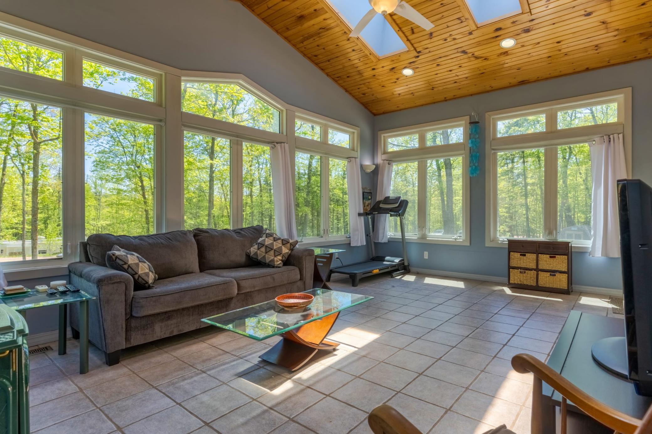 1972 single family home for sale at 20439 Continental Court NW in Bemidji, MN — 3 bed, 2 bath (photo 4 of 65)