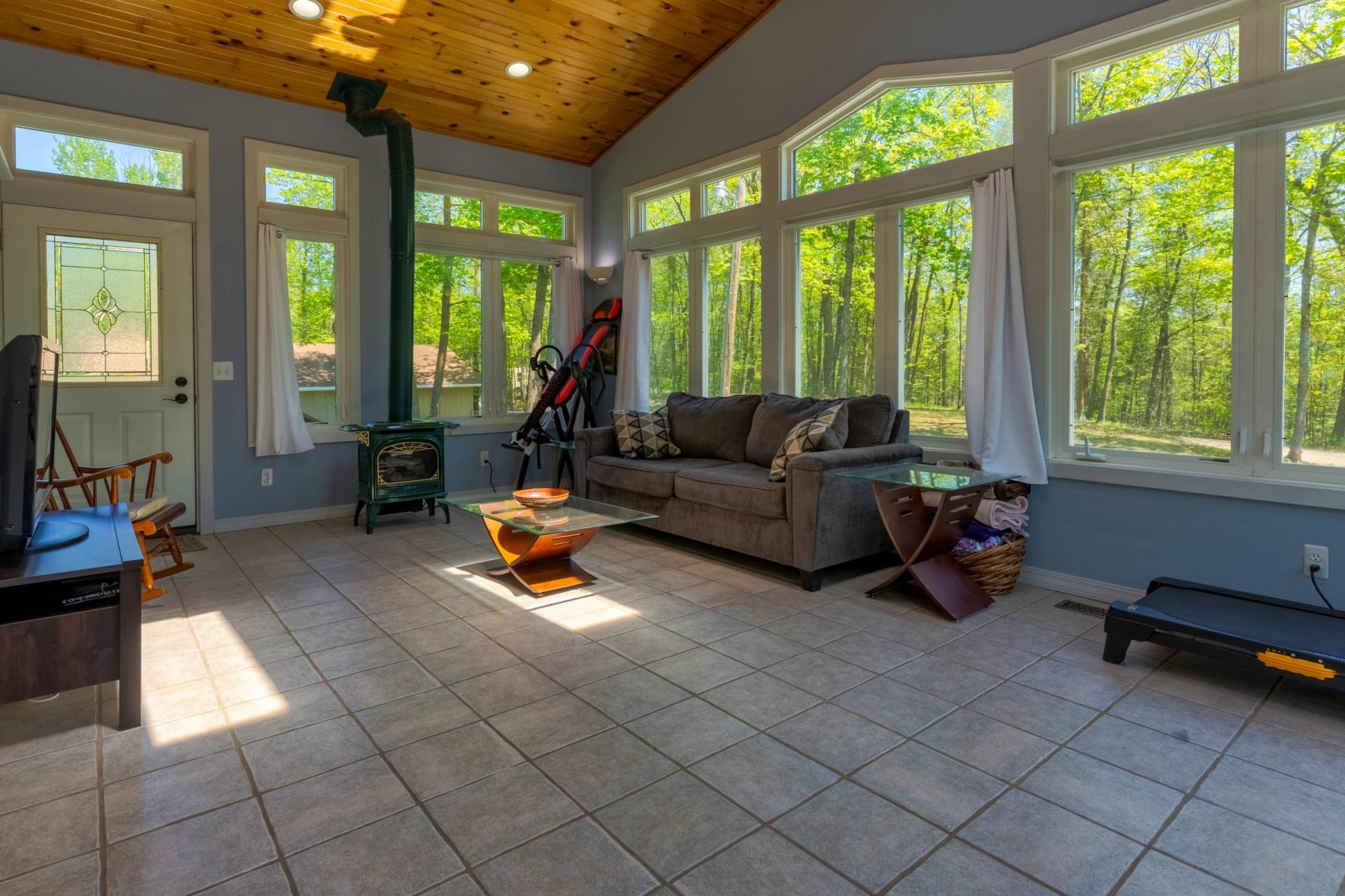 1972 single family home for sale at 20439 Continental Court NW in Bemidji, MN — 3 bed, 2 bath (photo 5 of 65)
