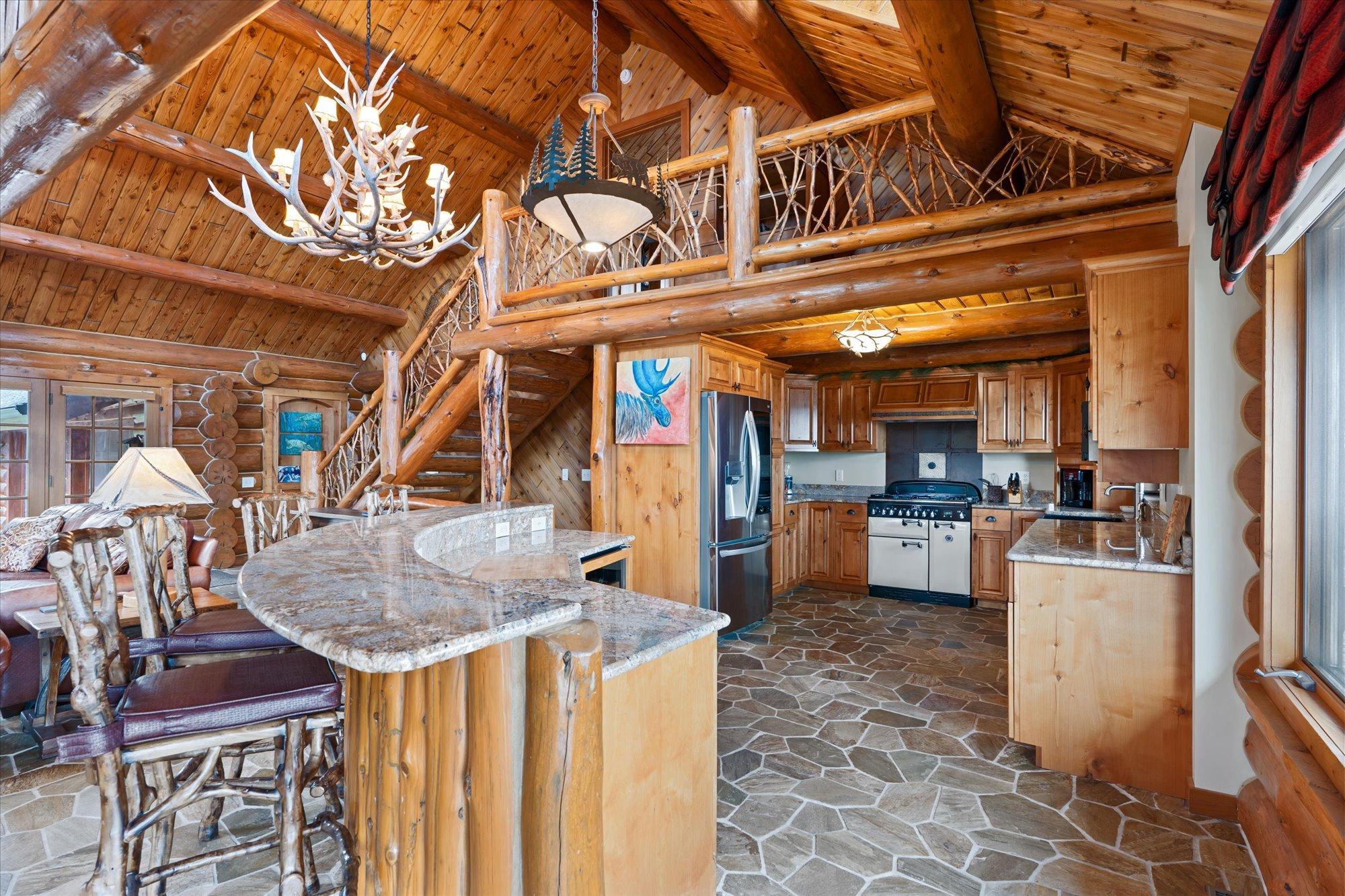 1982 single family home for sale at 7492 Old Whiskey Road in Pequot Lakes, MN — 4 bed, 4 bath (photo 4 of 36)