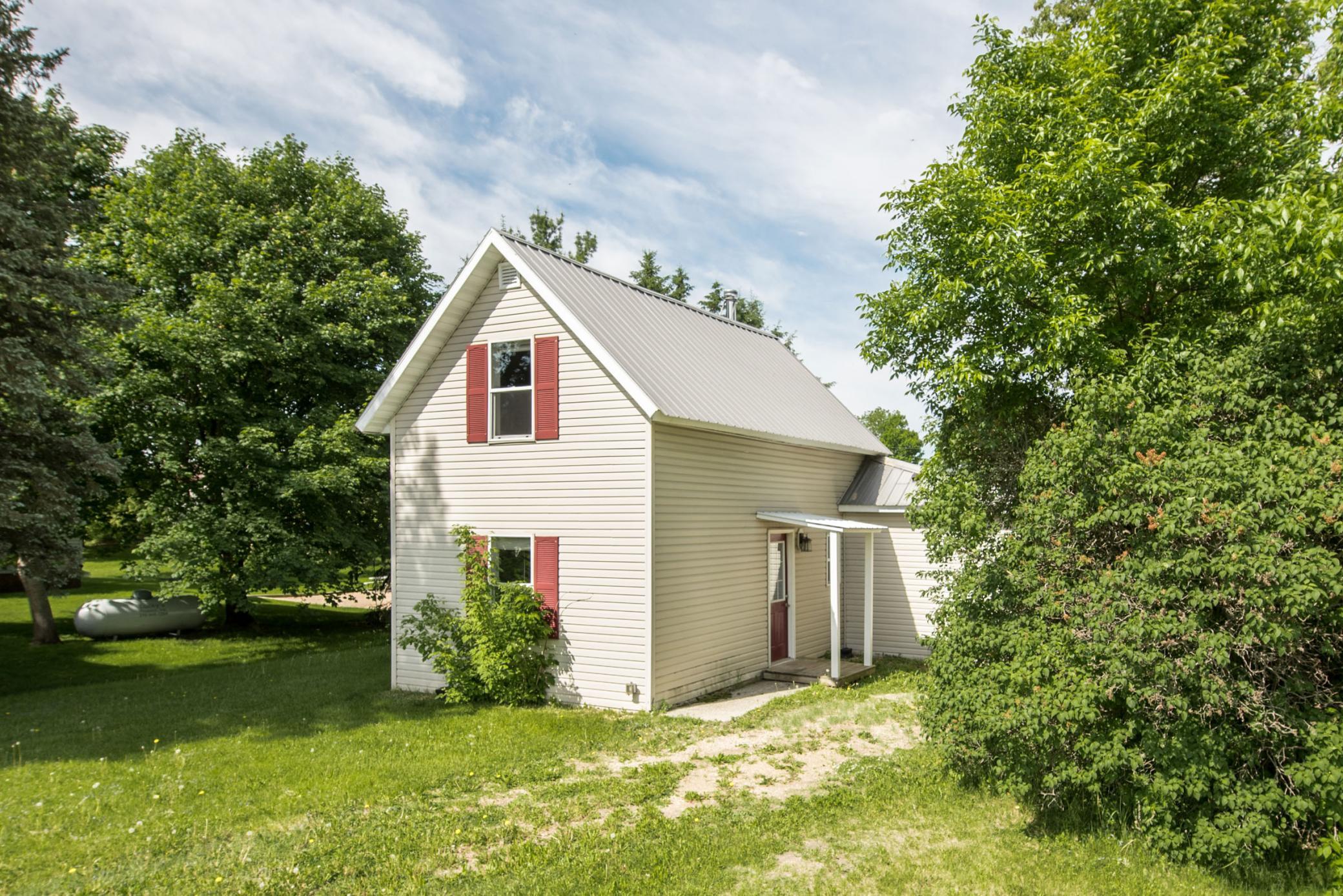 1895 single family home for sale at 402 Sanstead Street W in Garfield, MN — 2 bed, 1 bath (photo 17 of 22)