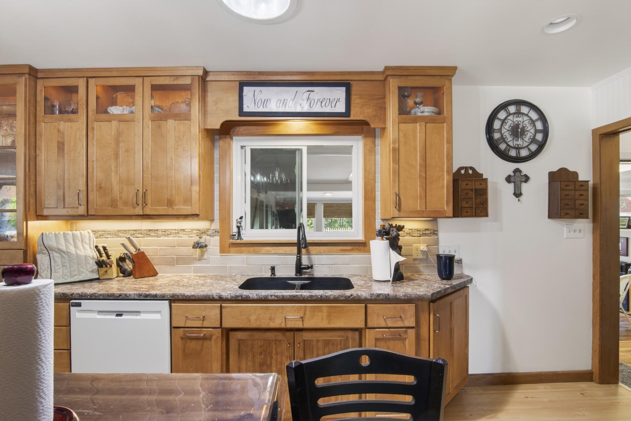 605 8th Avenue NE, Valley City ND 58072 - Photo 14 of 48