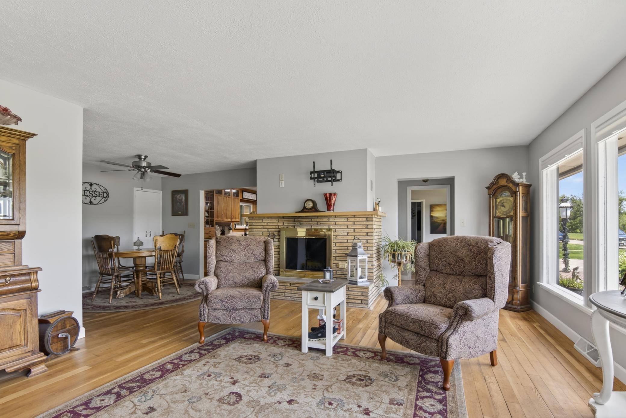 605 8th Avenue NE, Valley City ND 58072 - Photo 6 of 48
