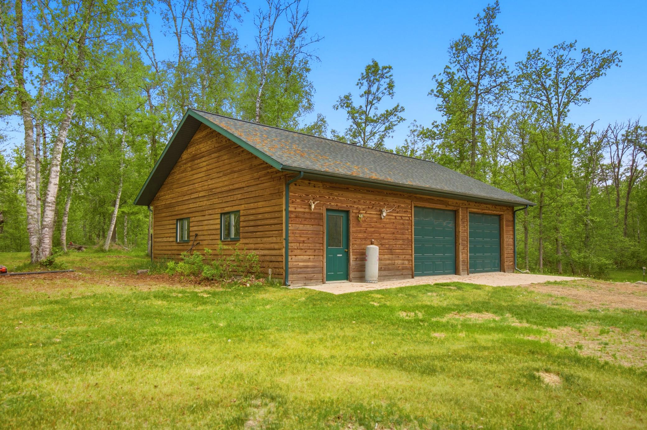1998 single family home for sale at 17079 Paw Print Drive in Laporte, MN — 4 bed, 3 bath (photo 3 of 60)