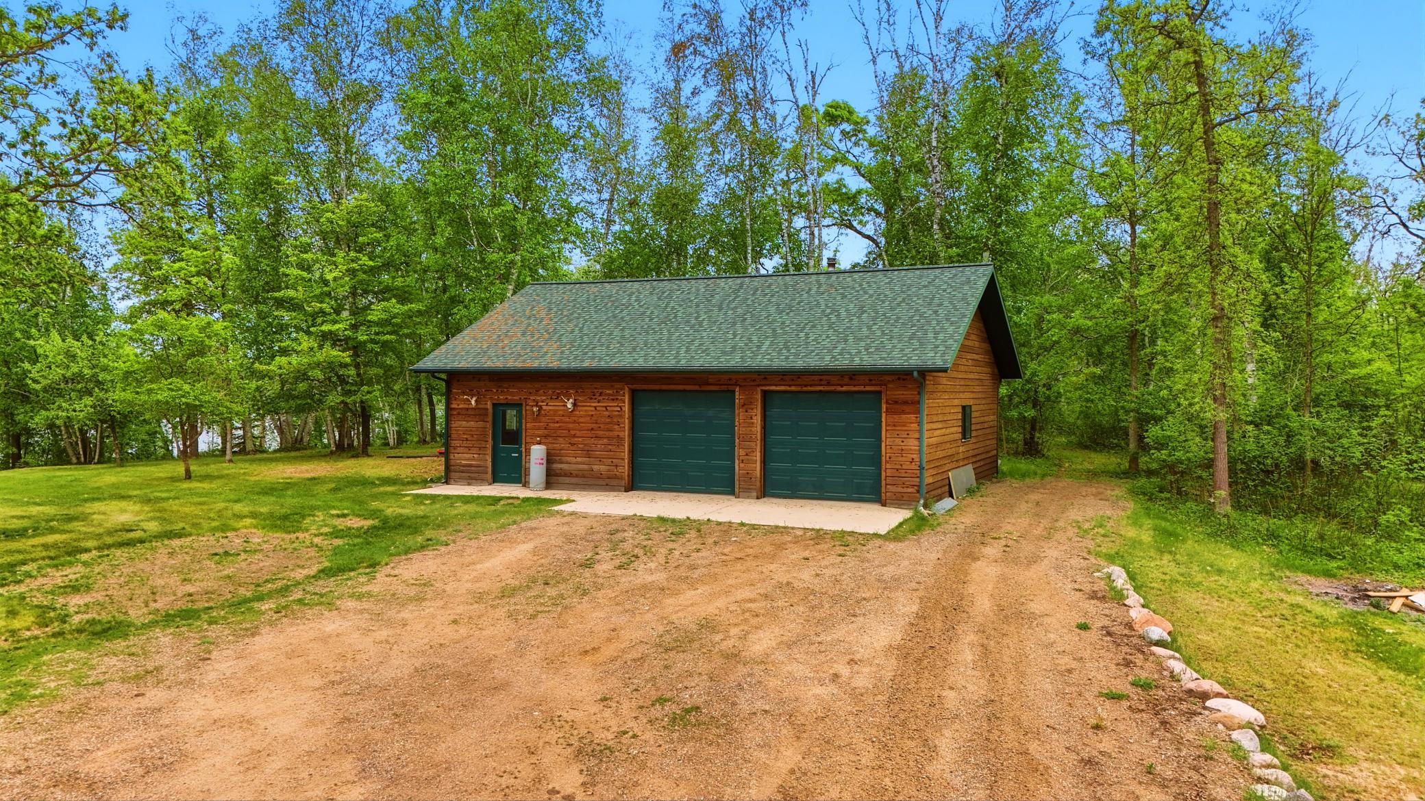 1998 single family home for sale at 17079 Paw Print Drive in Laporte, MN — 4 bed, 3 bath (photo 4 of 60)