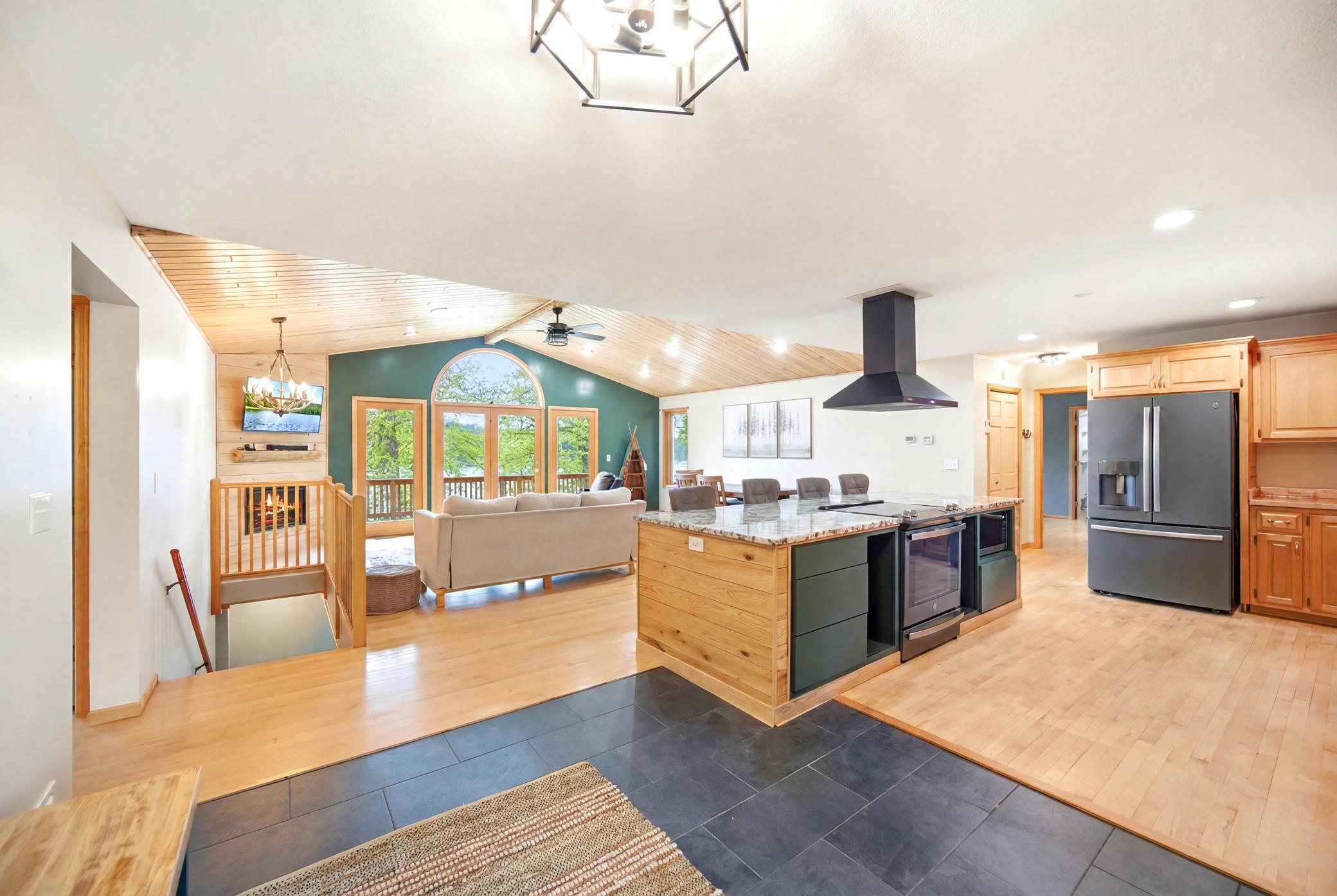 1998 single family home for sale at 17079 Paw Print Drive in Laporte, MN — 4 bed, 3 bath (photo 5 of 60)