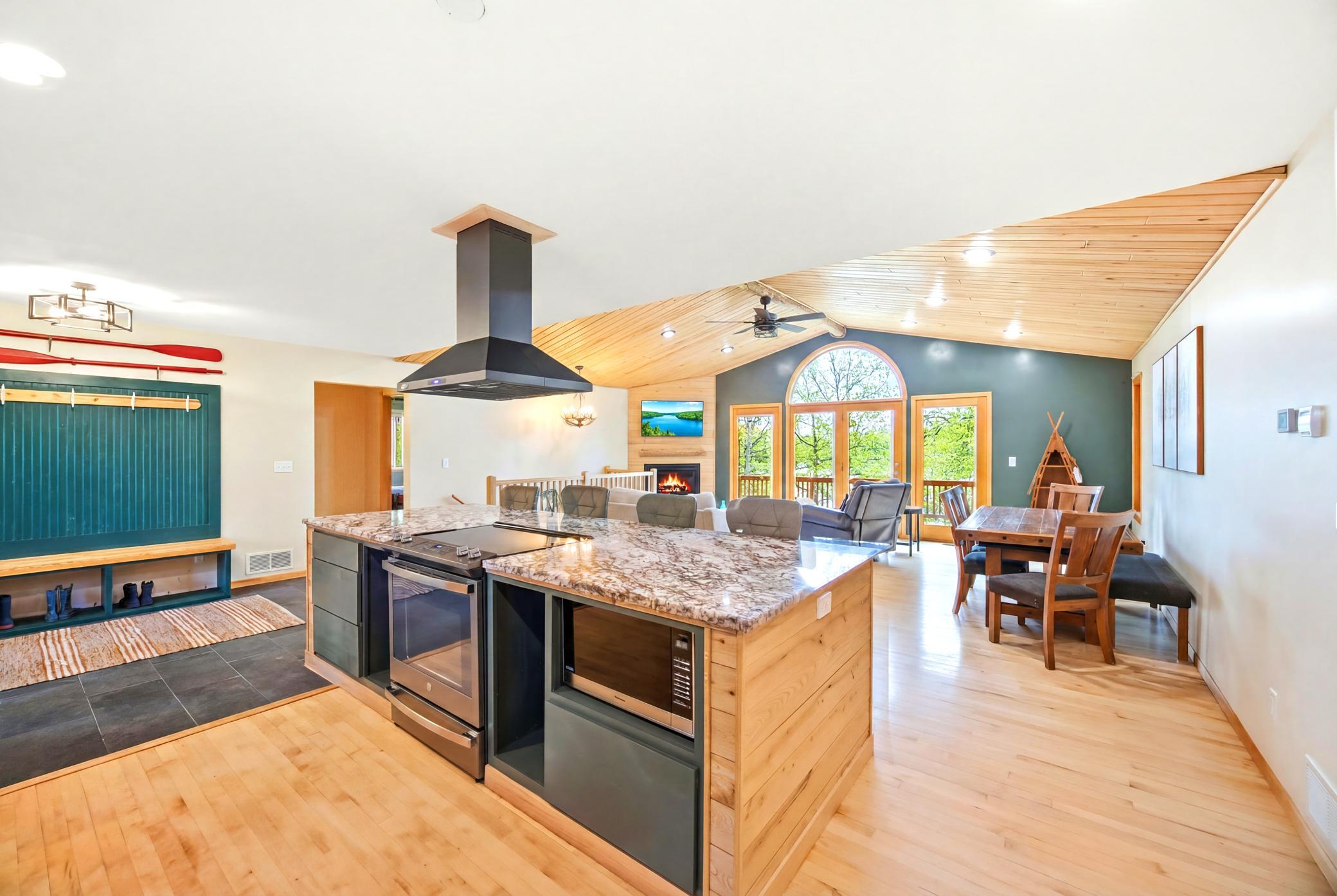 1998 single family home for sale at 17079 Paw Print Drive in Laporte, MN — 4 bed, 3 bath (photo 6 of 60)