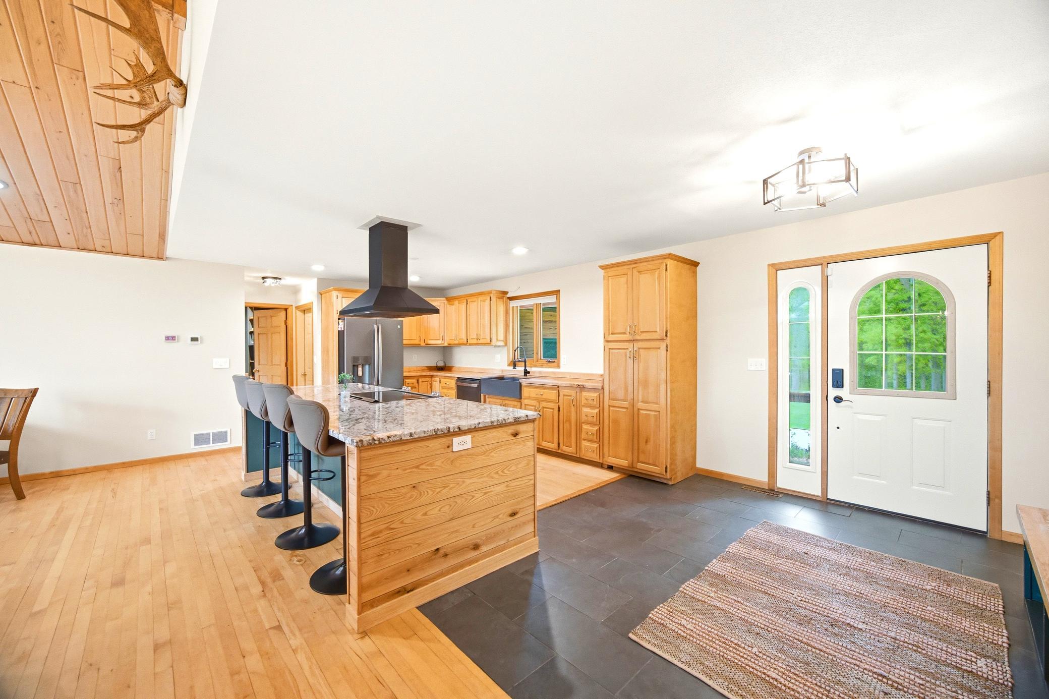 1998 single family home for sale at 17079 Paw Print Drive in Laporte, MN — 4 bed, 3 bath (photo 8 of 60)