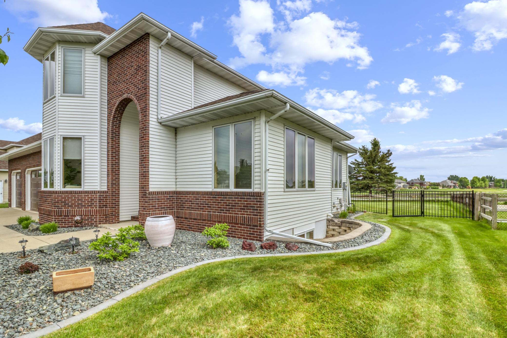 4744 Rose Creek Parkway S, Fargo ND 58104 - Photo 7 of 84