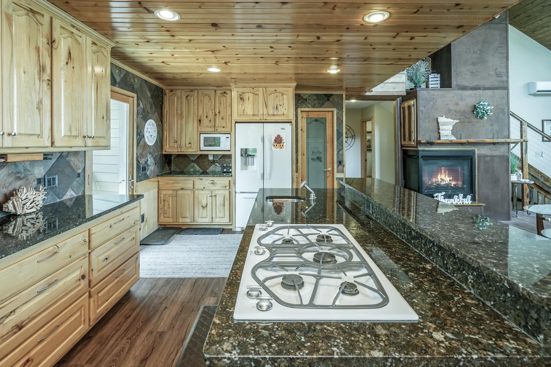 2008 single family home for sale at 47221 220th Place in McGregor, MN — 3 bed, 5 bath (photo 14 of 83)