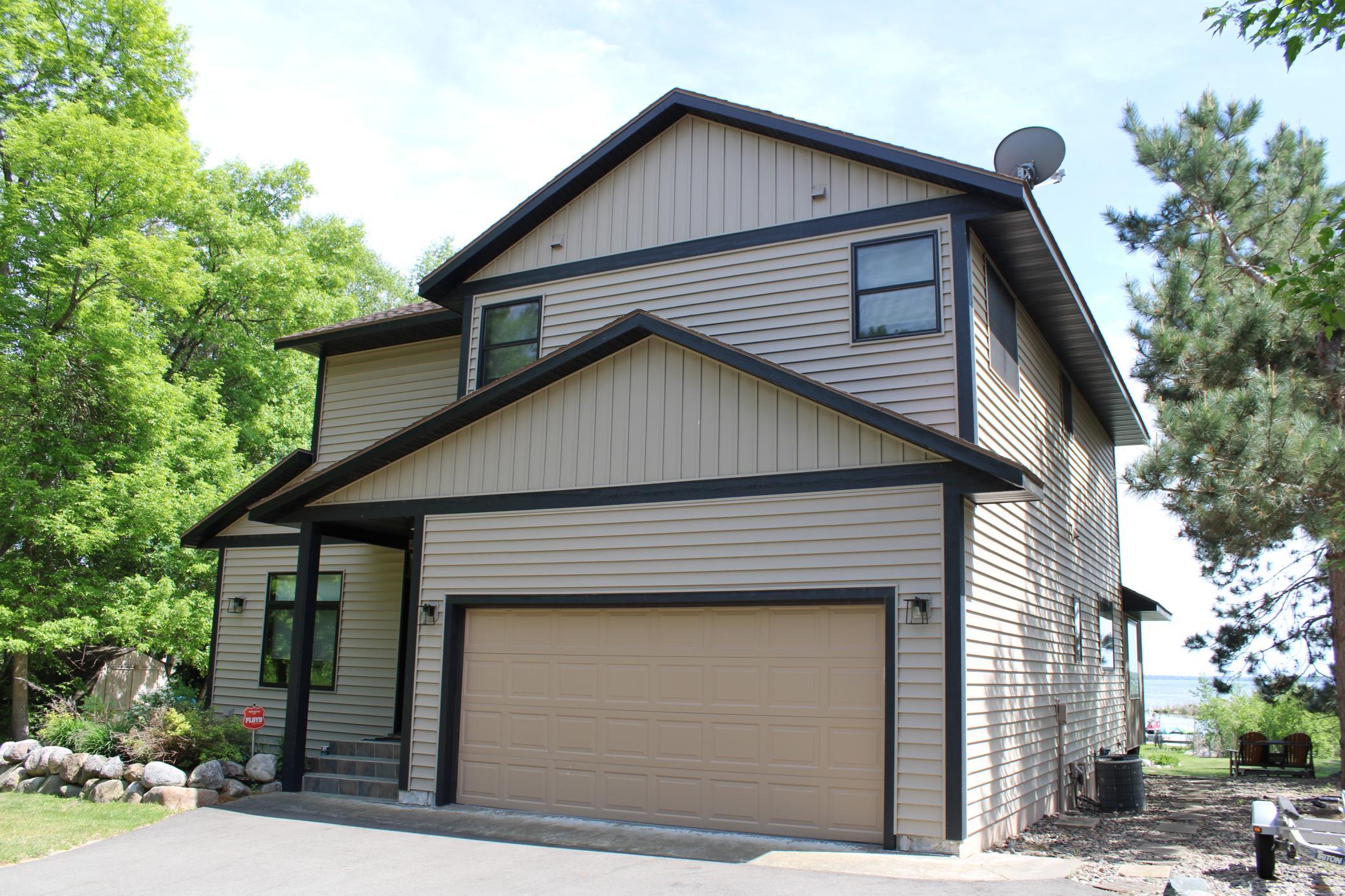 2001 single family home for sale at 30906 N Lakeview Drive in Pequot Lakes, MN — 4 bed, 3 bath