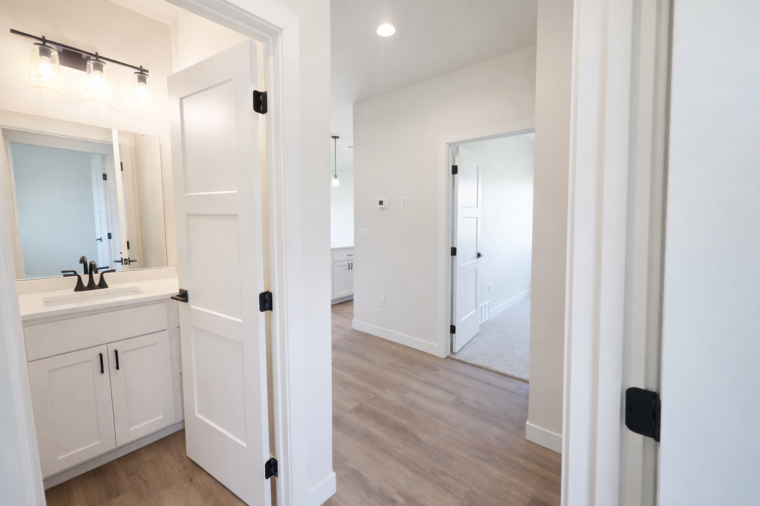 2025 single family home for sale at 1600 5th Avenue NE in Dilworth, MN — 3 bed, 2 bath (photo 14 of 40)