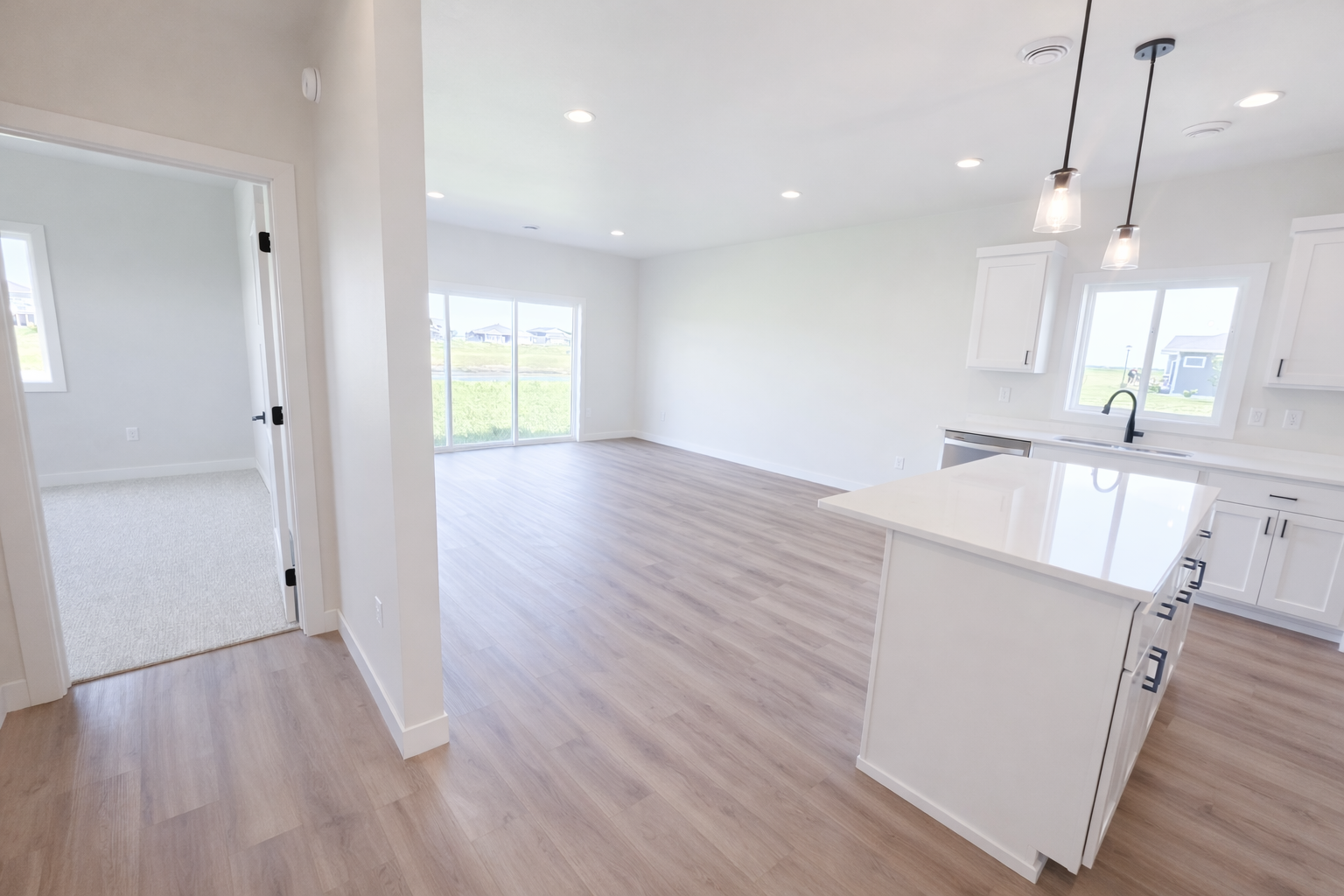 2025 single family home for sale at 1600 5th Avenue NE in Dilworth, MN — 3 bed, 2 bath (photo 20 of 40)