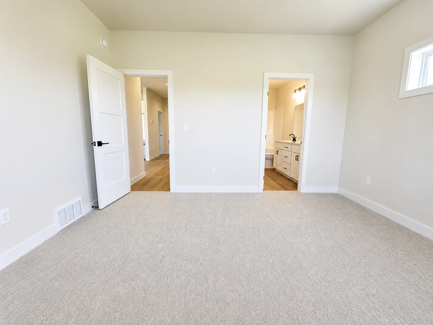 2025 single family home for sale at 1600 5th Avenue NE in Dilworth, MN — 3 bed, 2 bath (photo 26 of 40)