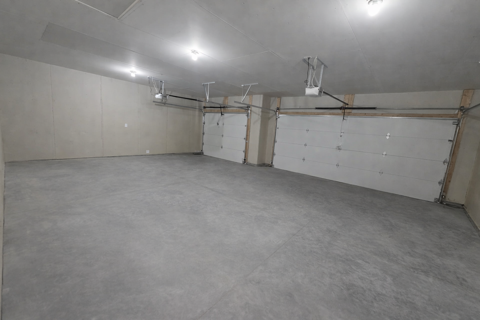 2025 single family home for sale at 1600 5th Avenue NE in Dilworth, MN — 3 bed, 2 bath (photo 29 of 40)