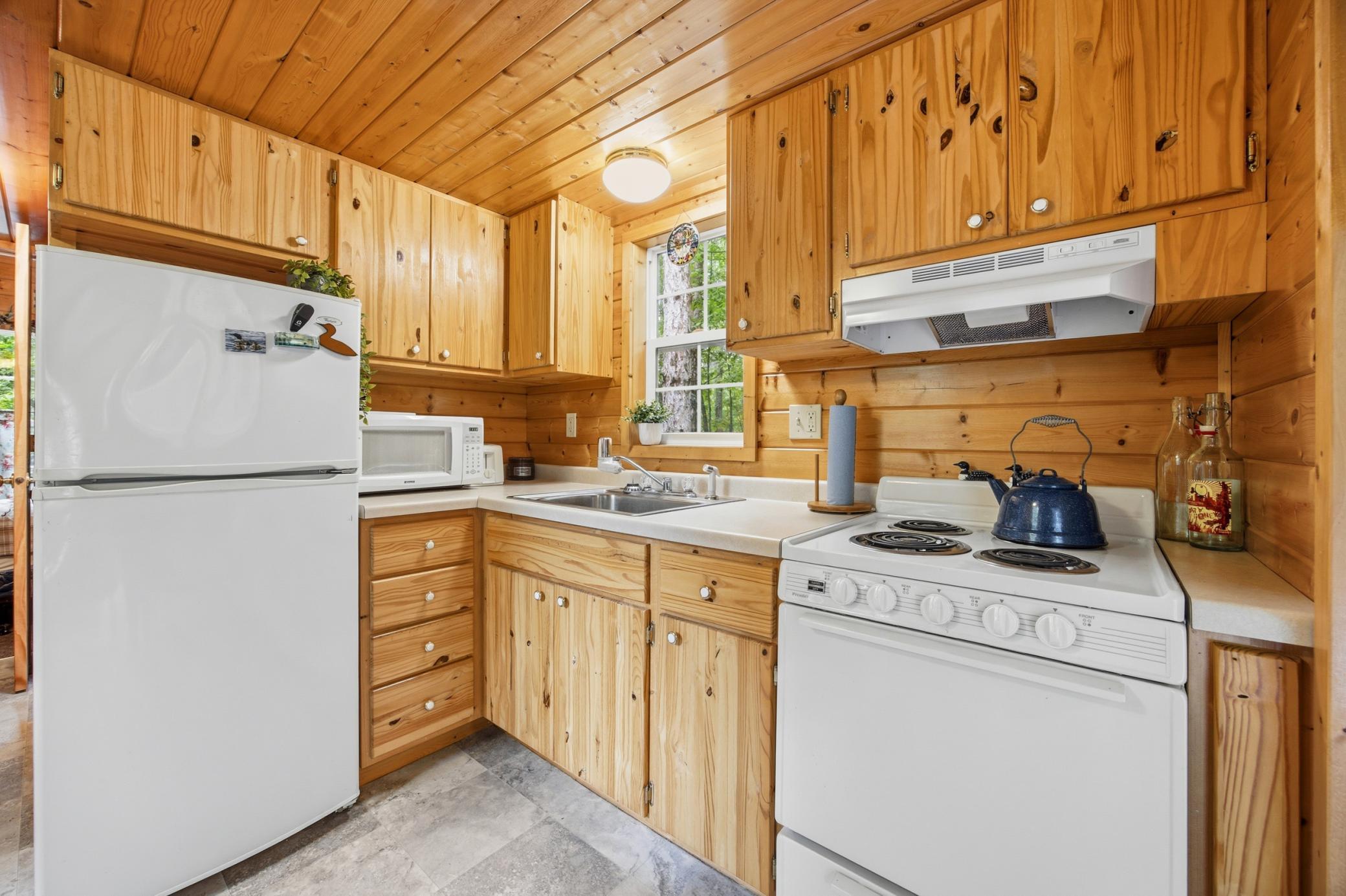 2006 single family home for sale at 51305 Curly Drive in Deer Creek, MN — 1 bed, 1 bath (photo 6 of 28)