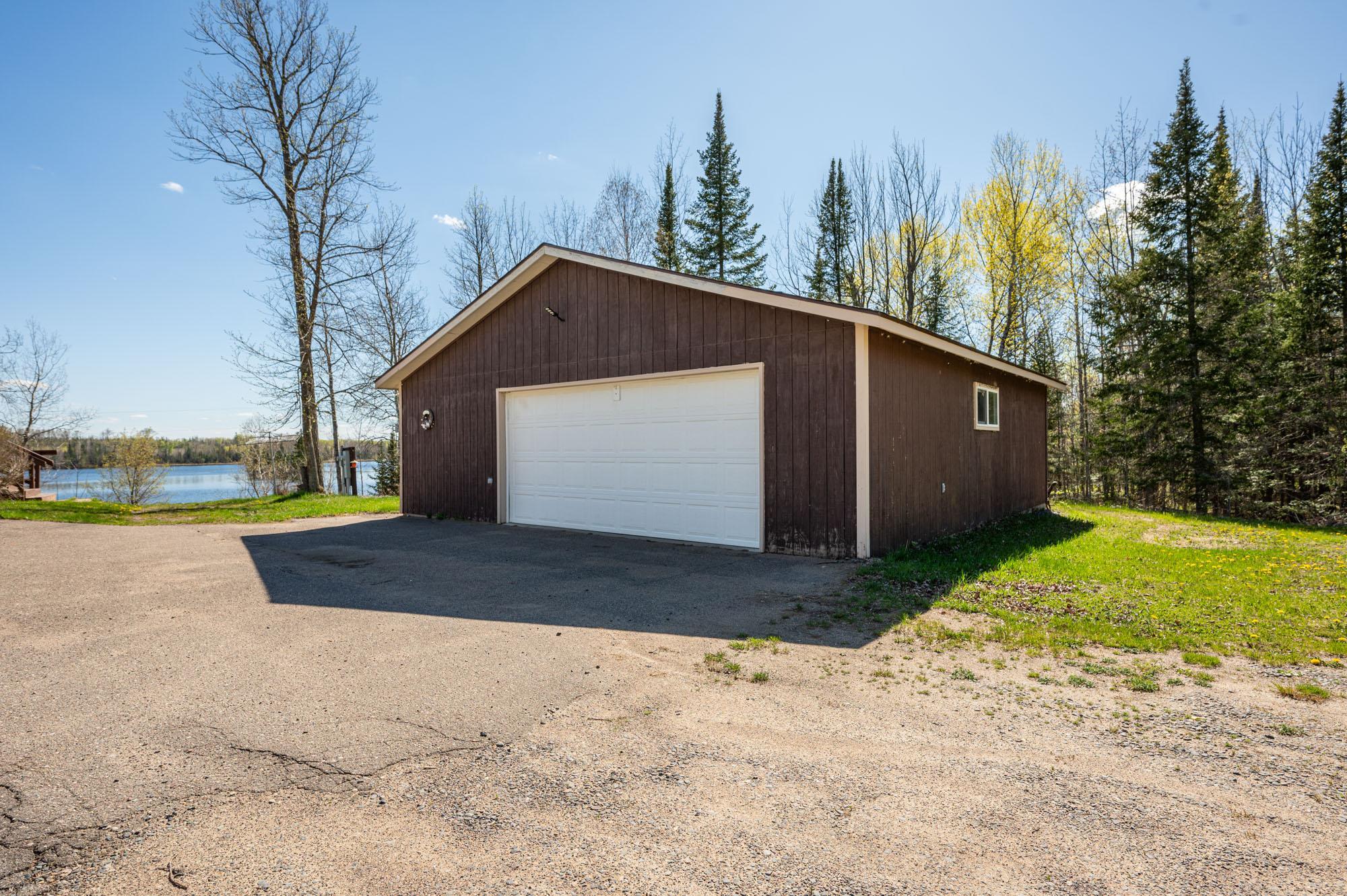 2008 single family home for sale at 27162 County Road 16 in Hibbing, MN — 2 bed, 3 bath (photo 11 of 50)
