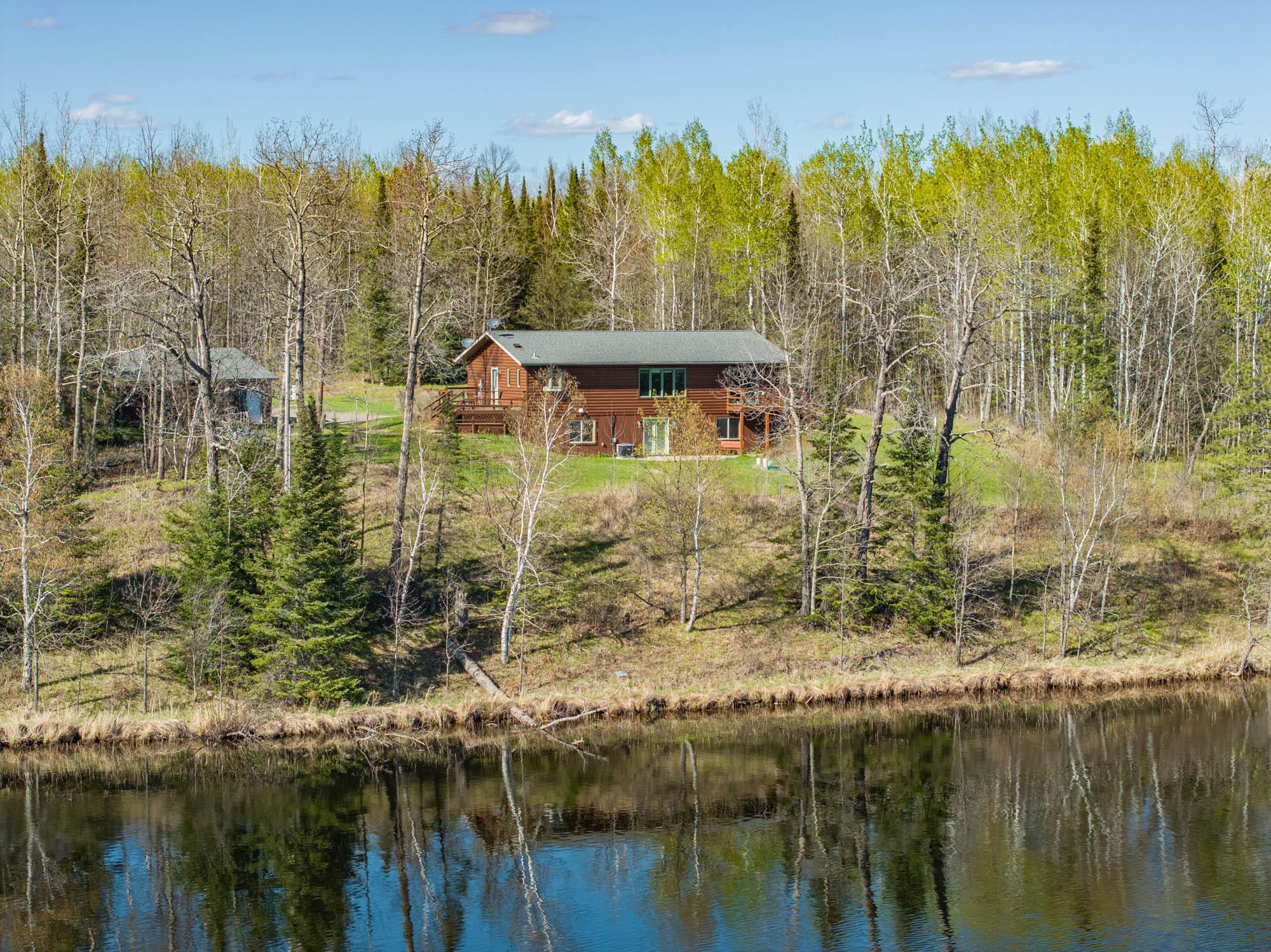 2008 single family home for sale at 27162 County Road 16 in Hibbing, MN — 2 bed, 3 bath (photo 3 of 50)