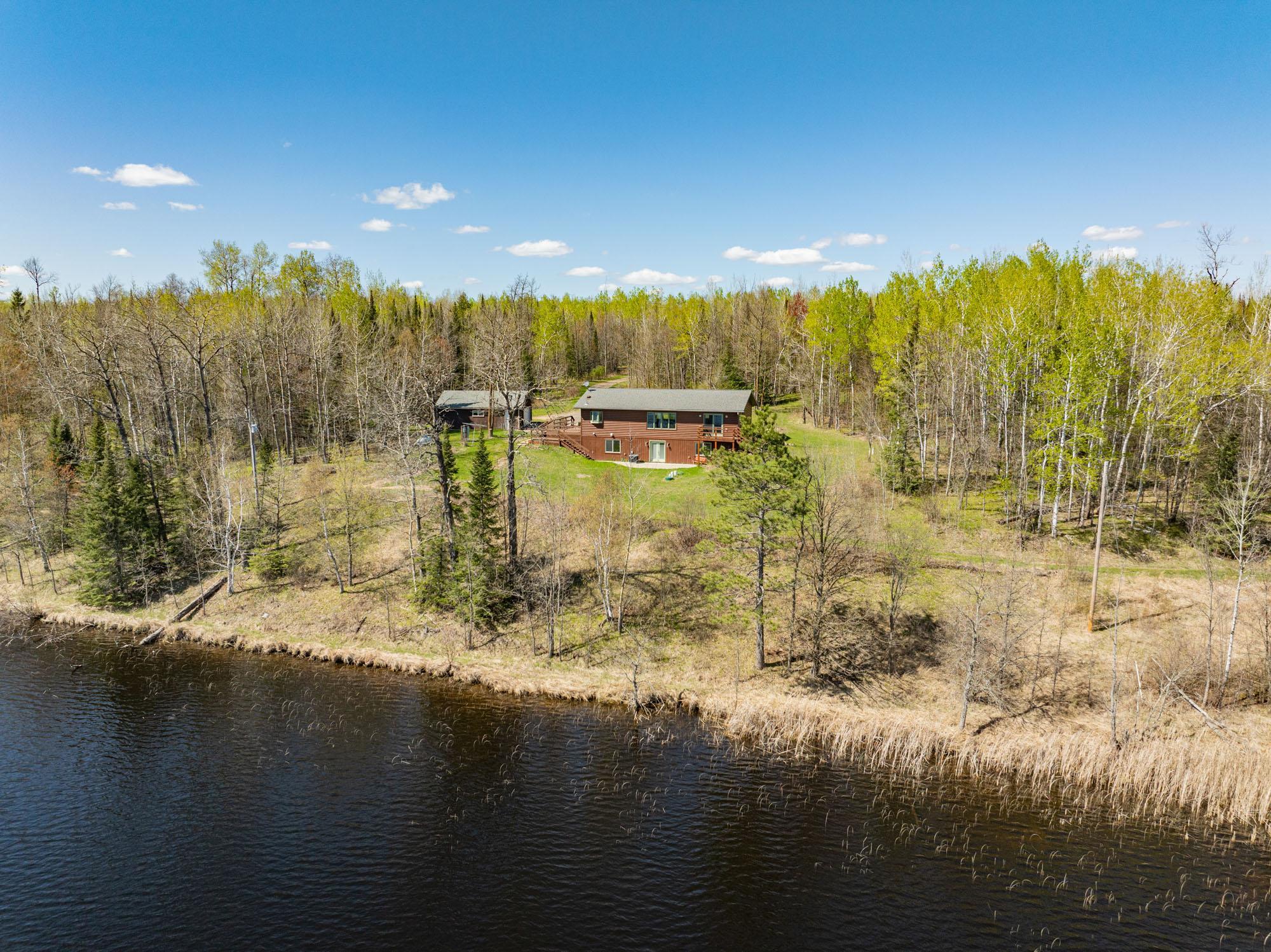 2008 single family home for sale at 27162 County Road 16 in Hibbing, MN — 2 bed, 3 bath (photo 4 of 50)