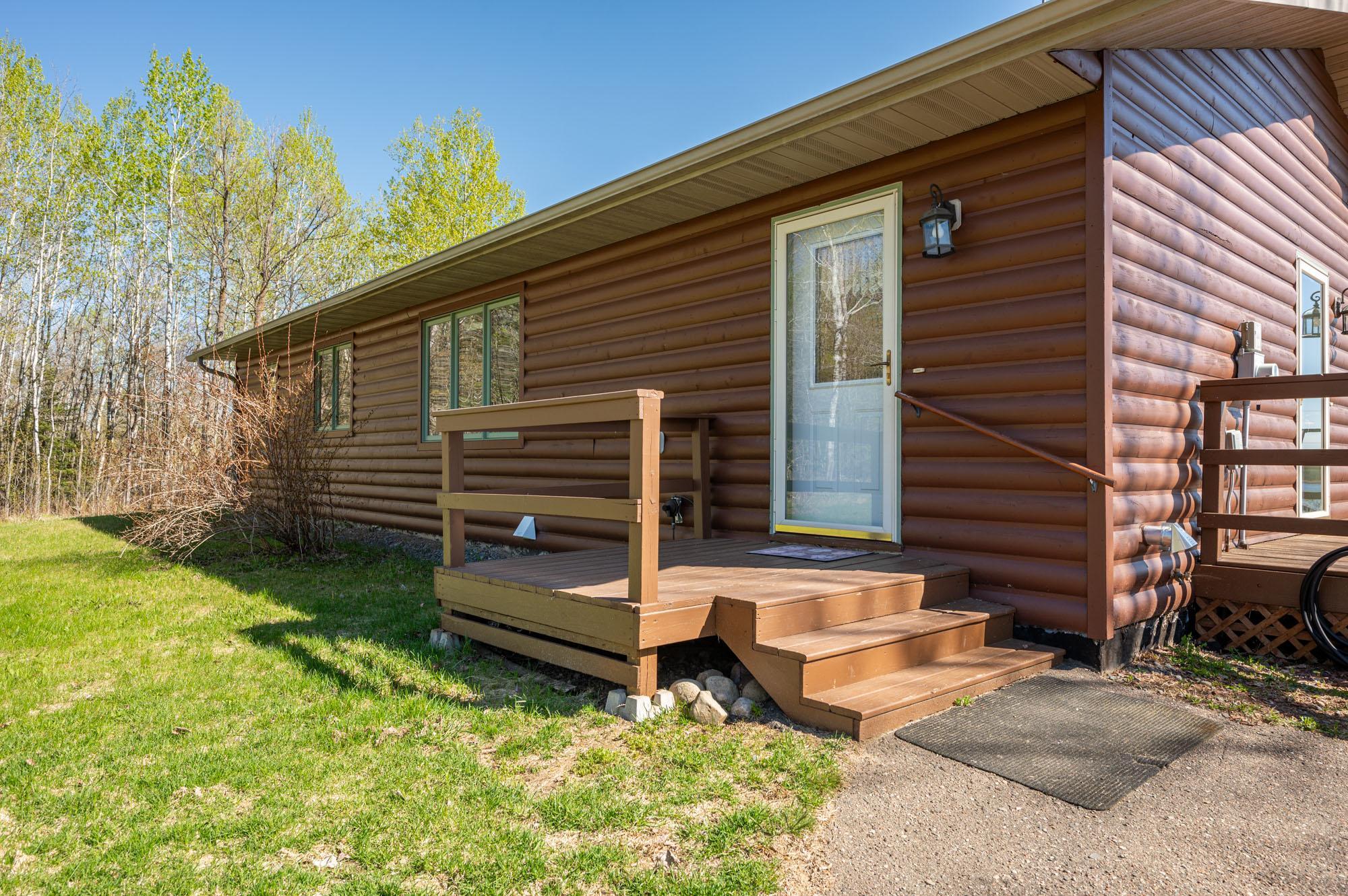 2008 single family home for sale at 27162 County Road 16 in Hibbing, MN — 2 bed, 3 bath (photo 8 of 50)
