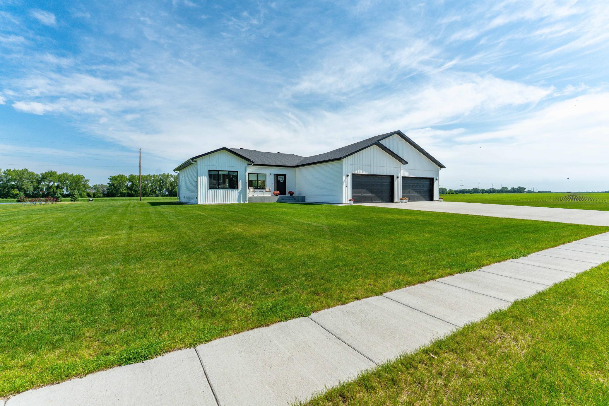 1426 SUMMERWOOD Trail W, Dilworth MN 56529 - Photo 4 of 74