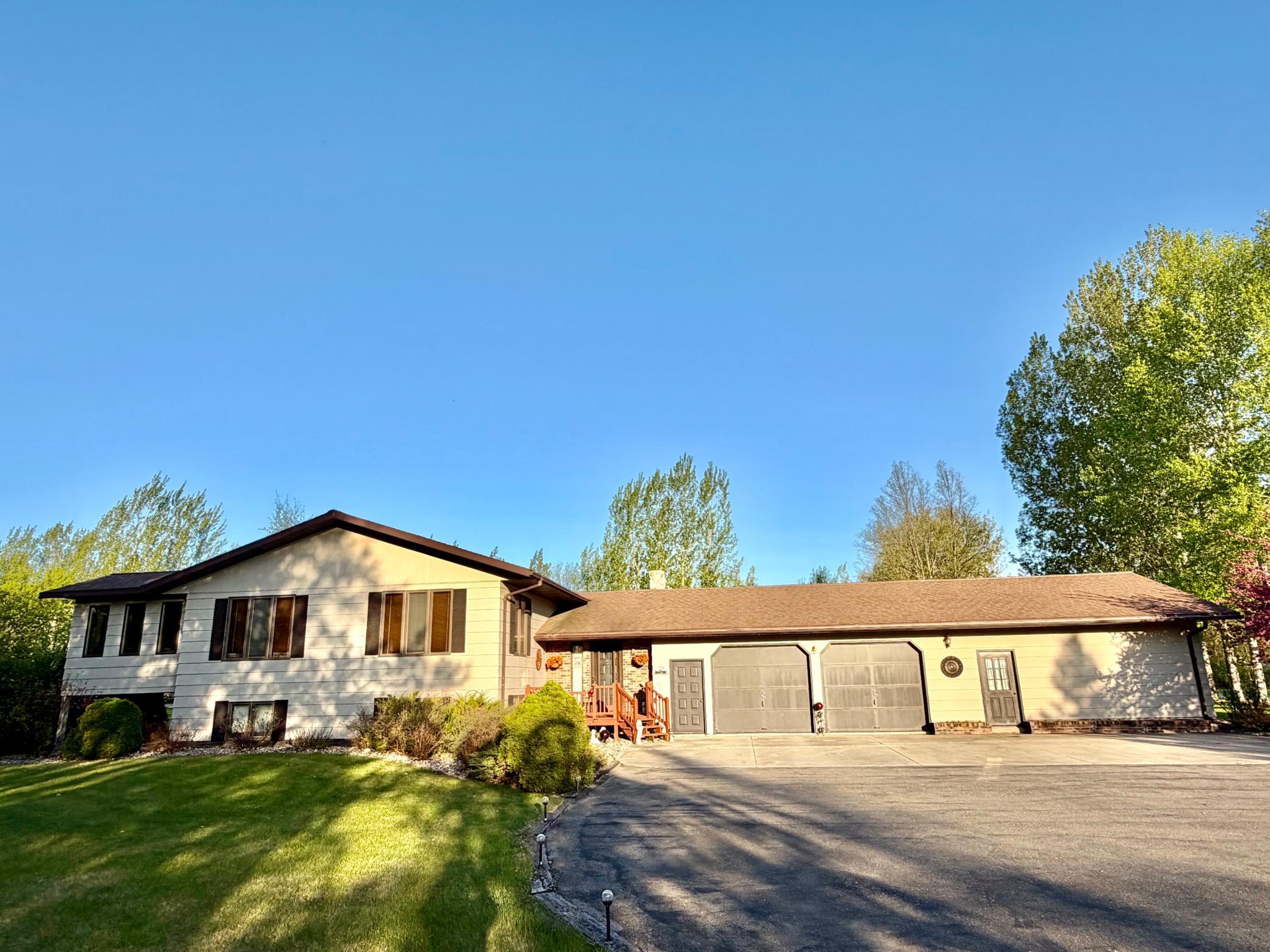 101 17th Avenue NE, Roseau MN 56751 - Photo 2 of 25