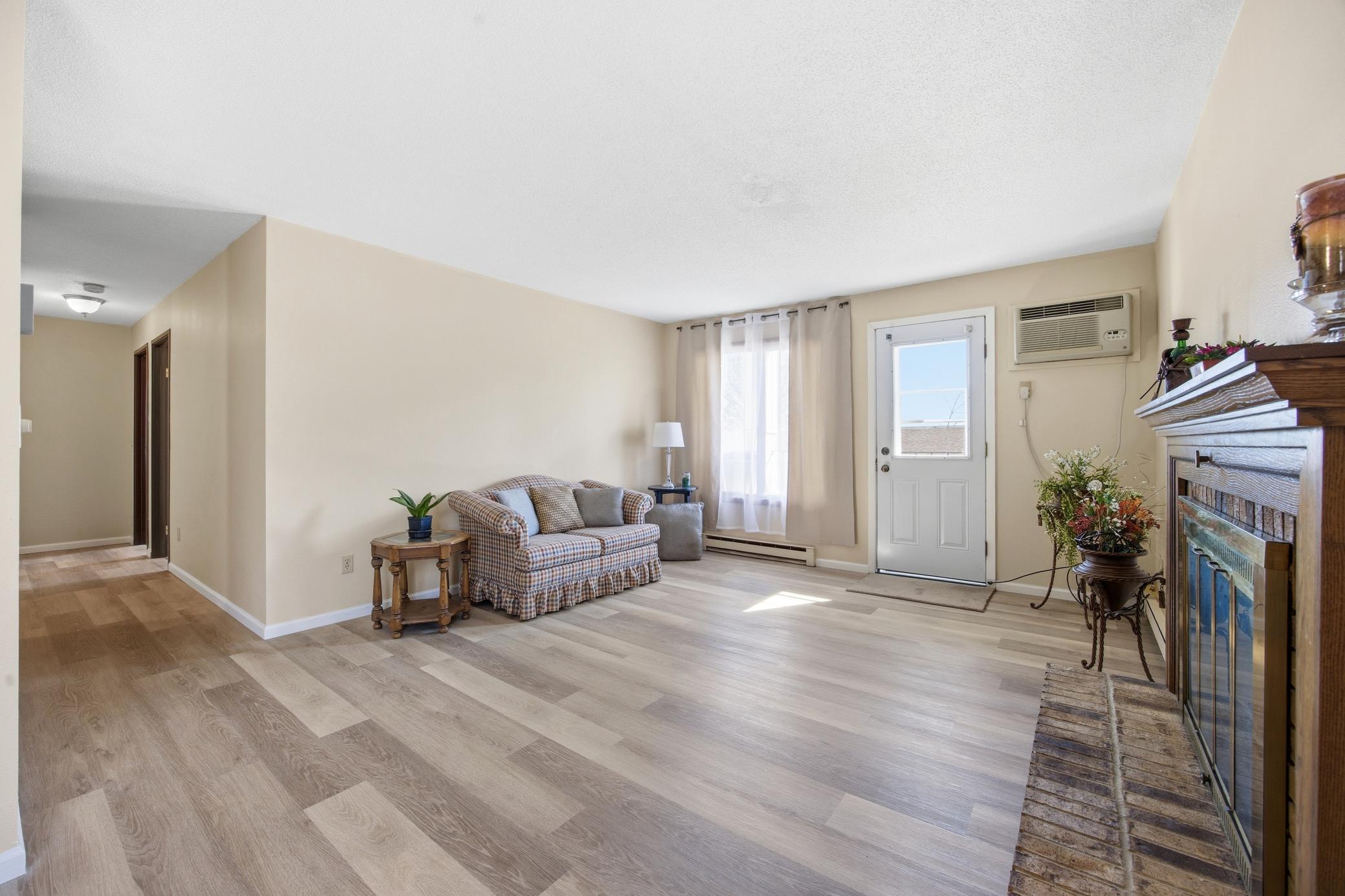 341 Prairiewood Circle S, Unit 208, Fargo ND 58103 - Photo 4 of 23