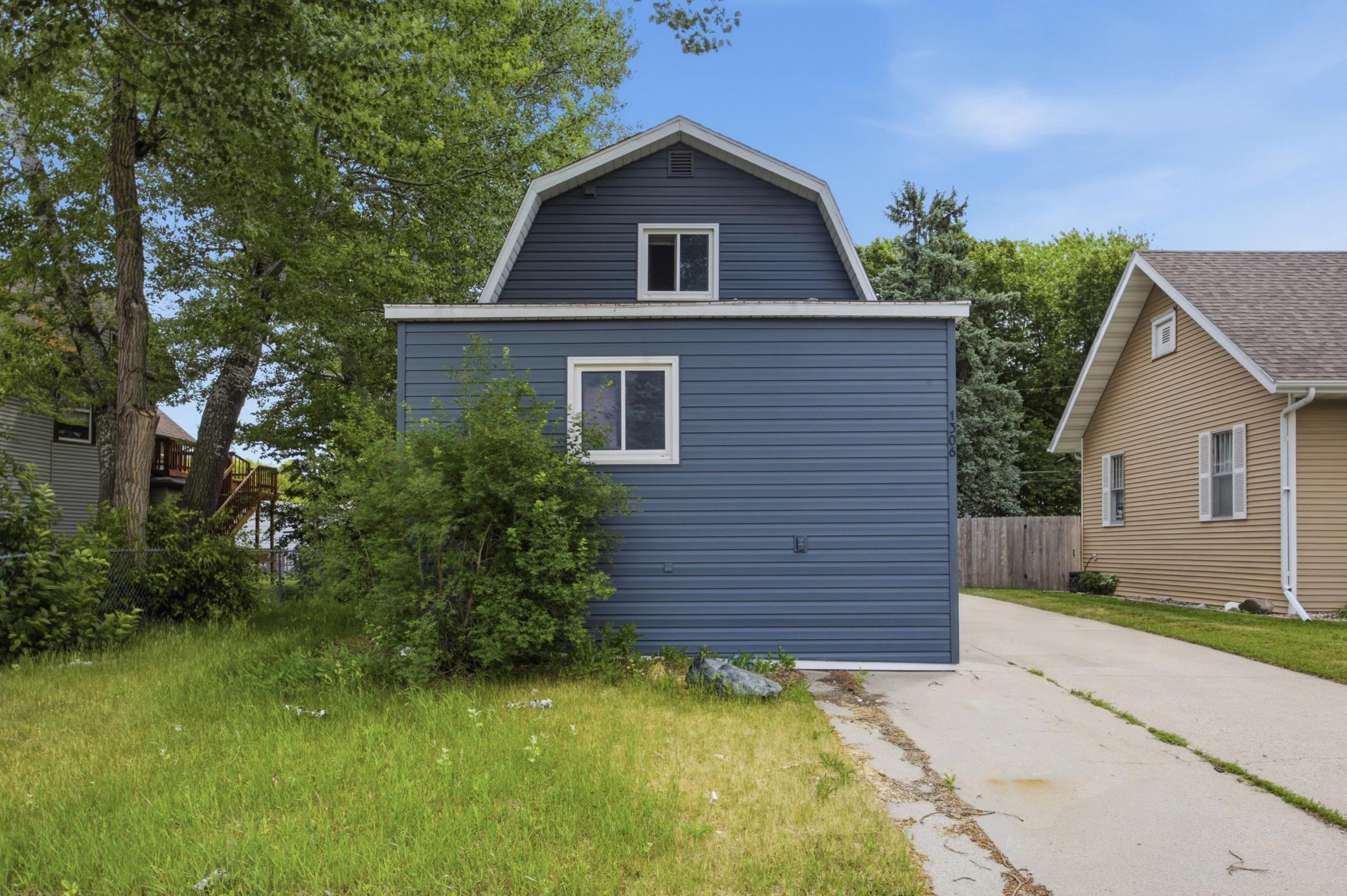1306 18th Street S, Fargo ND 58103 - Photo 2 of 26
