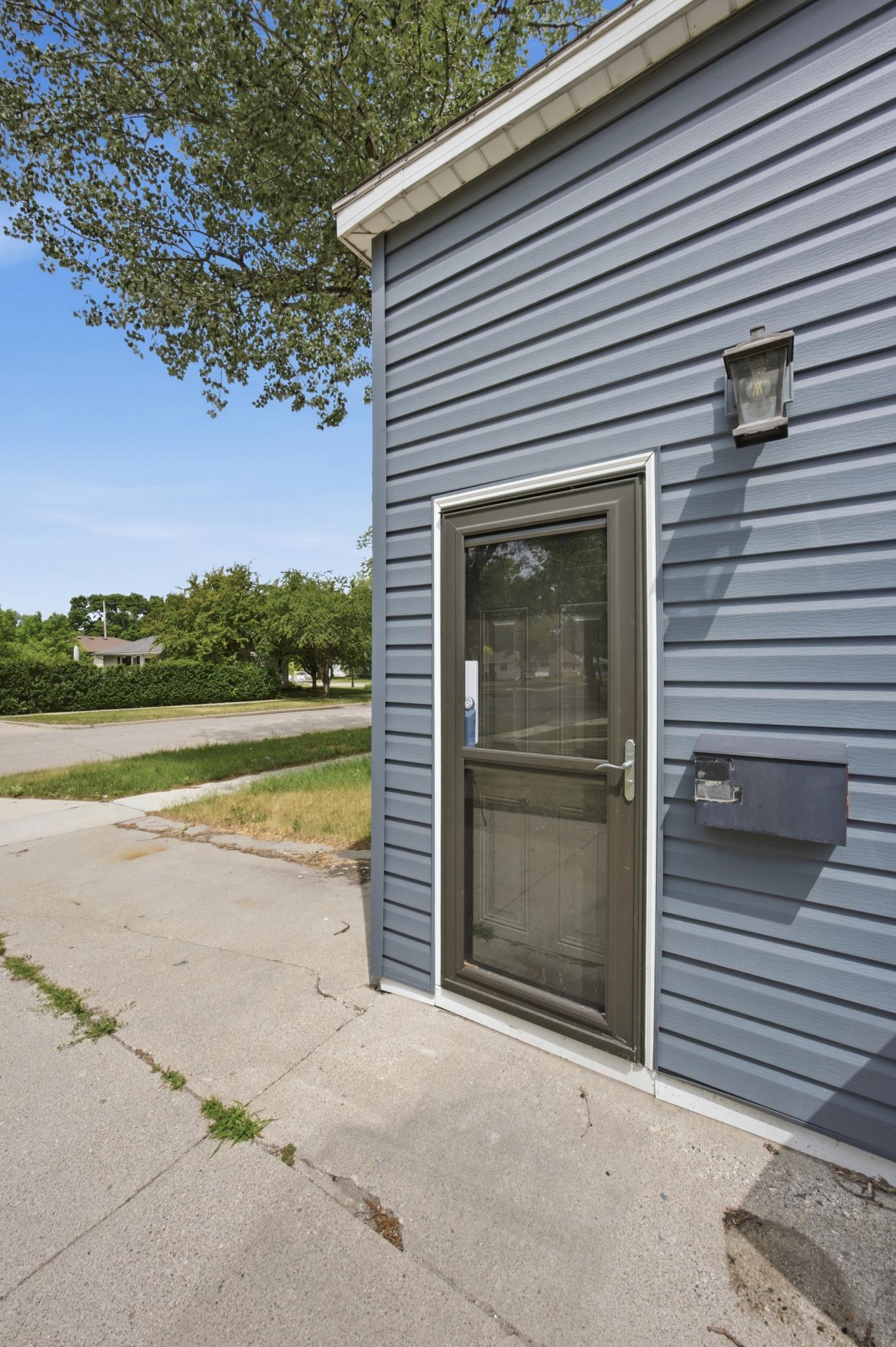 1306 18th Street S, Fargo ND 58103 - Photo 3 of 26
