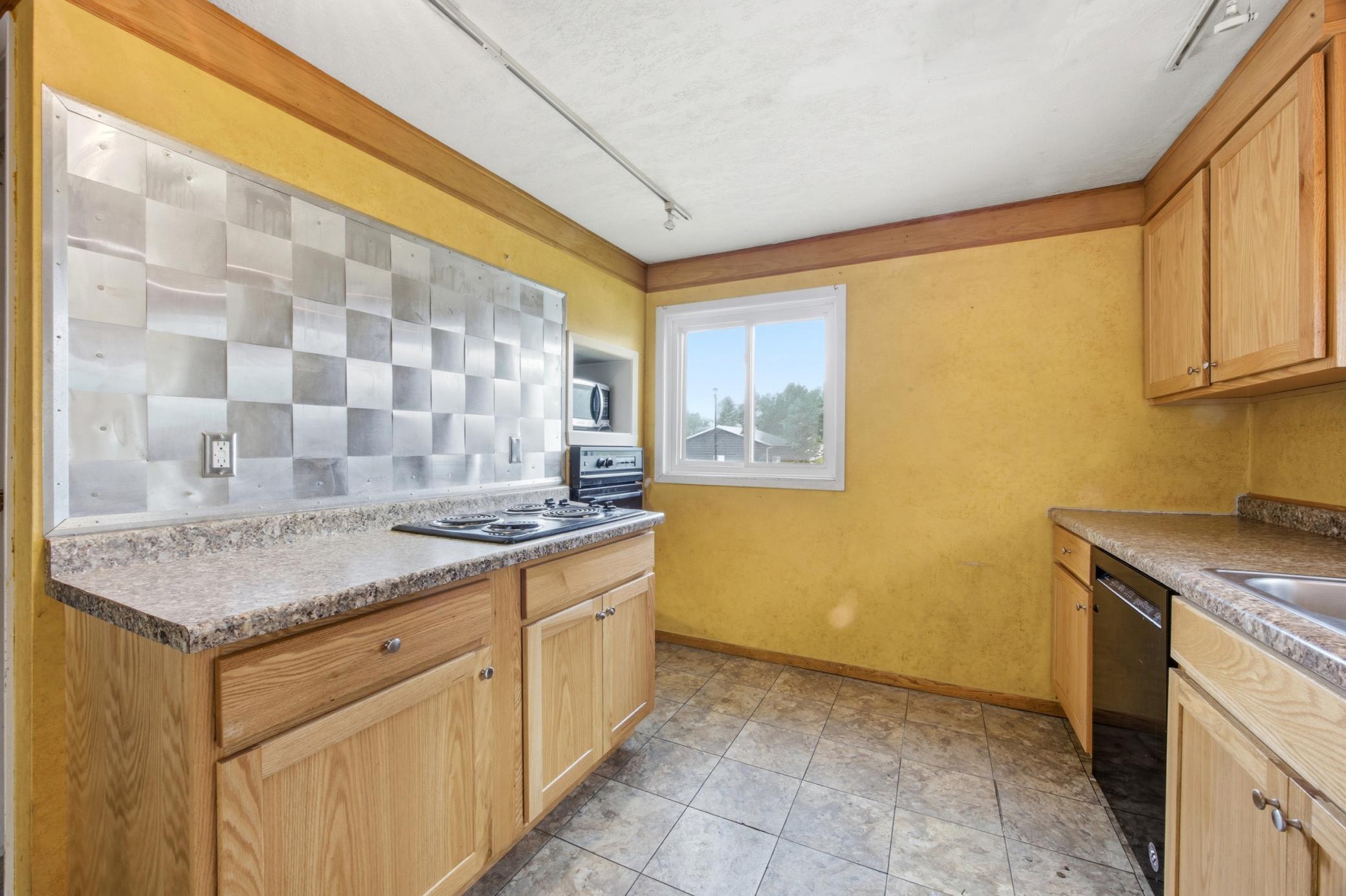1306 18th Street S, Fargo ND 58103 - Photo 6 of 26