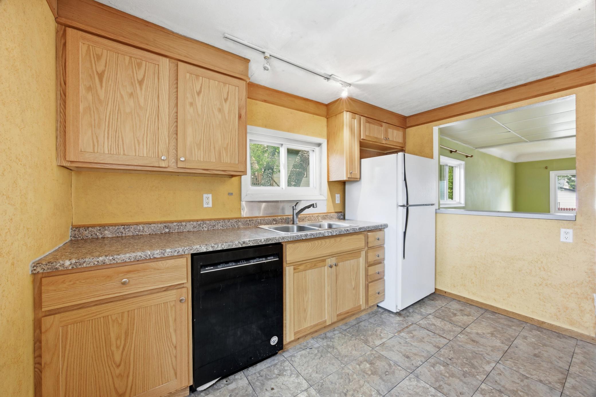 1306 18th Street S, Fargo ND 58103 - Photo 7 of 26