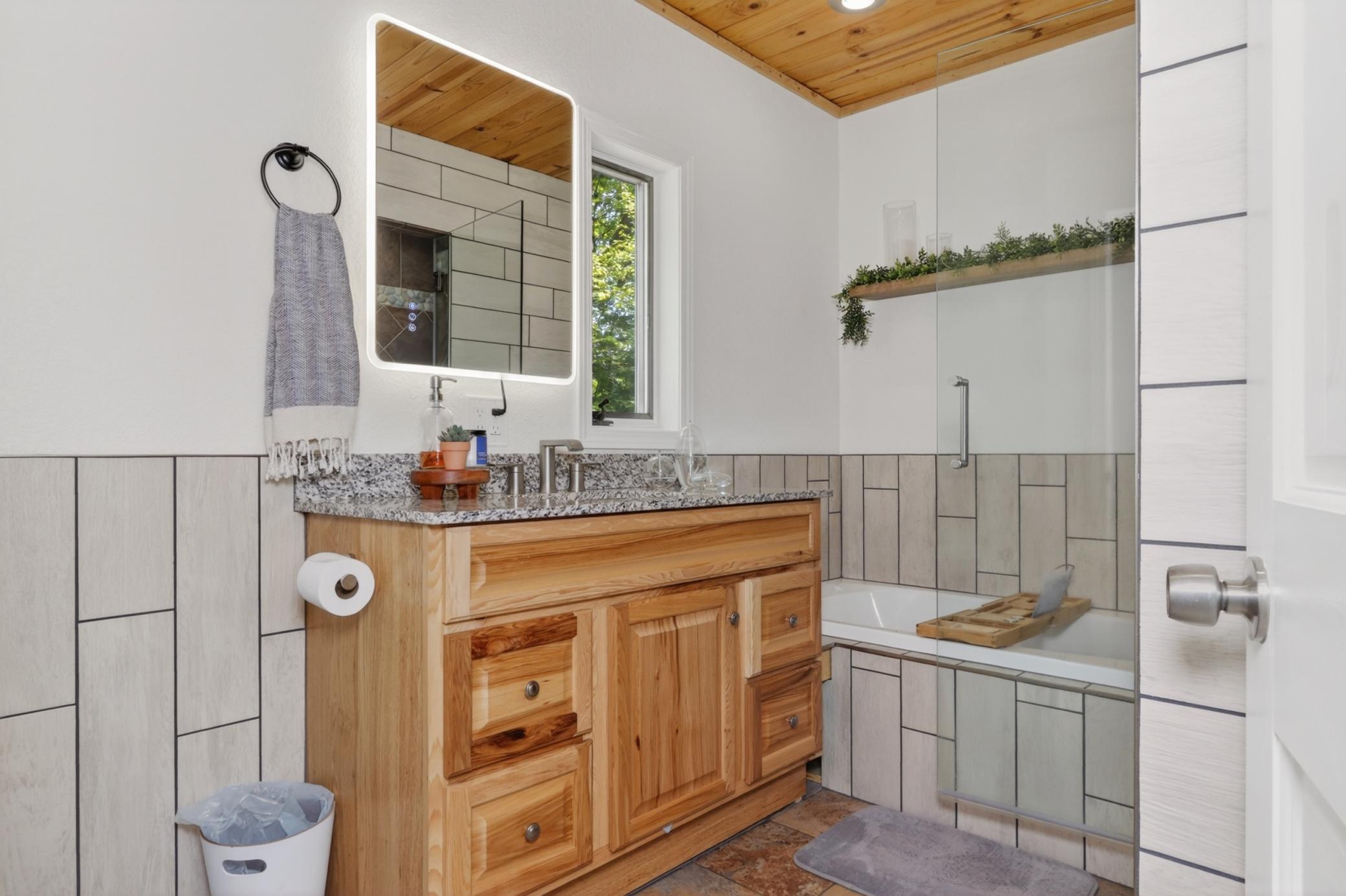 1952 single family home for sale at 21020 River Road in Grand Rapids, MN — 4 bed, 2 bath (photo 15 of 52)