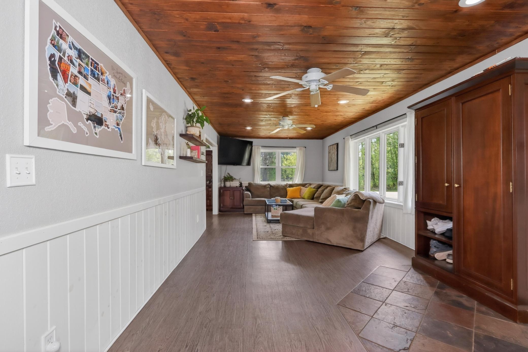1952 single family home for sale at 21020 River Road in Grand Rapids, MN — 4 bed, 2 bath (photo 5 of 52)