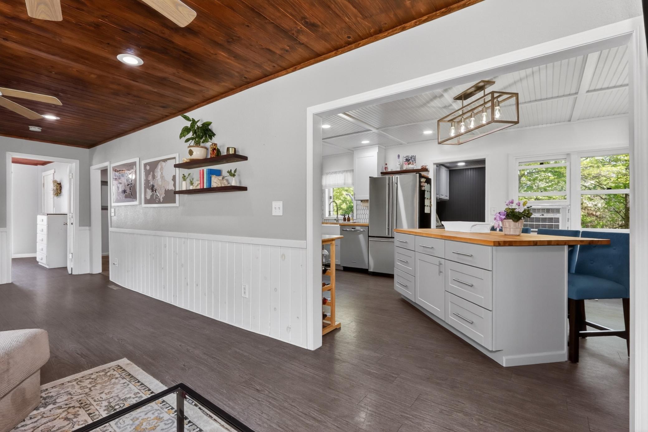 1952 single family home for sale at 21020 River Road in Grand Rapids, MN — 4 bed, 2 bath (photo 8 of 52)