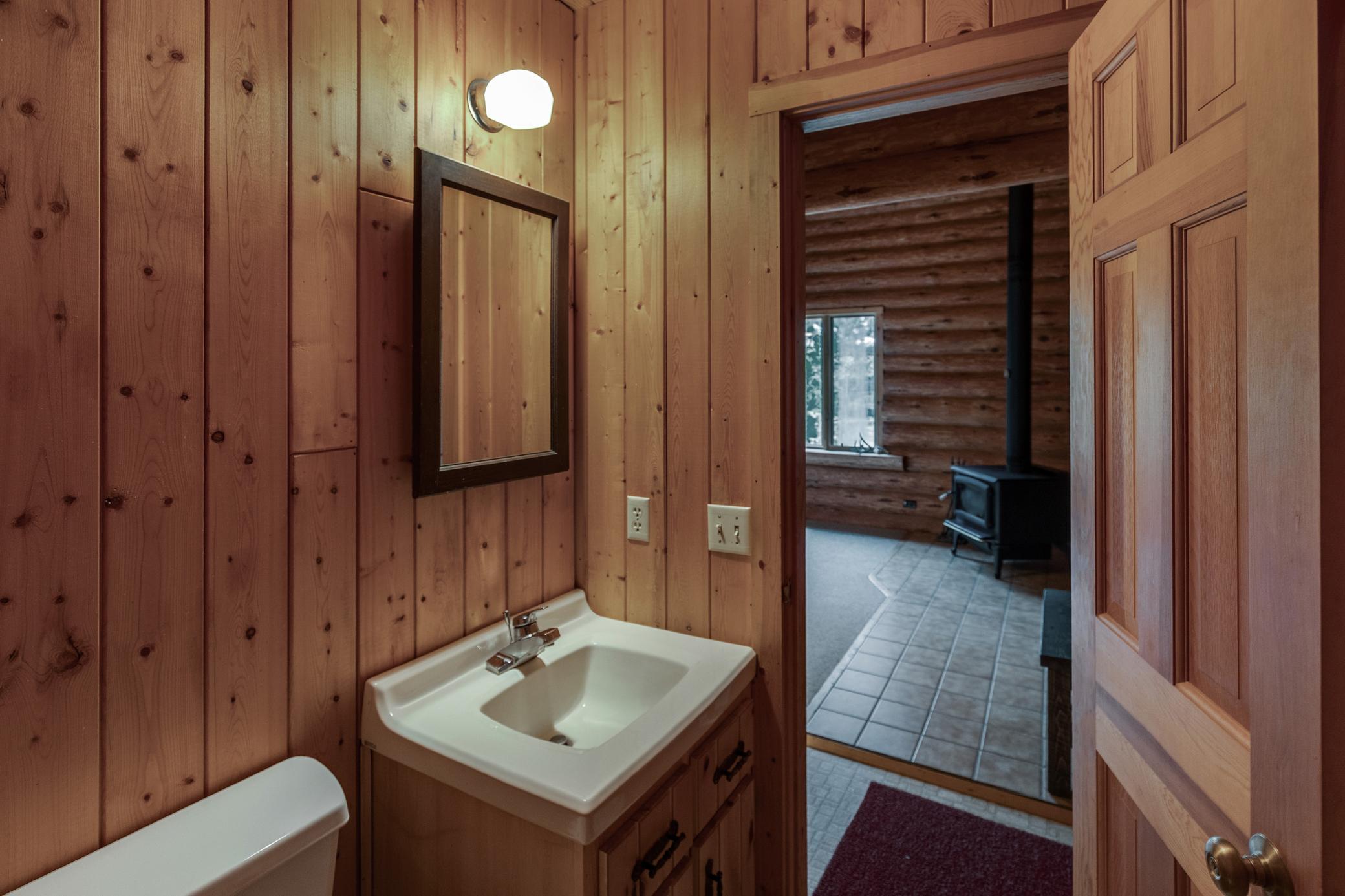 1985 single family home for sale at 5033 Barnum Road NW in Hackensack, MN — 1 bed, 1 bath (photo 13 of 30)