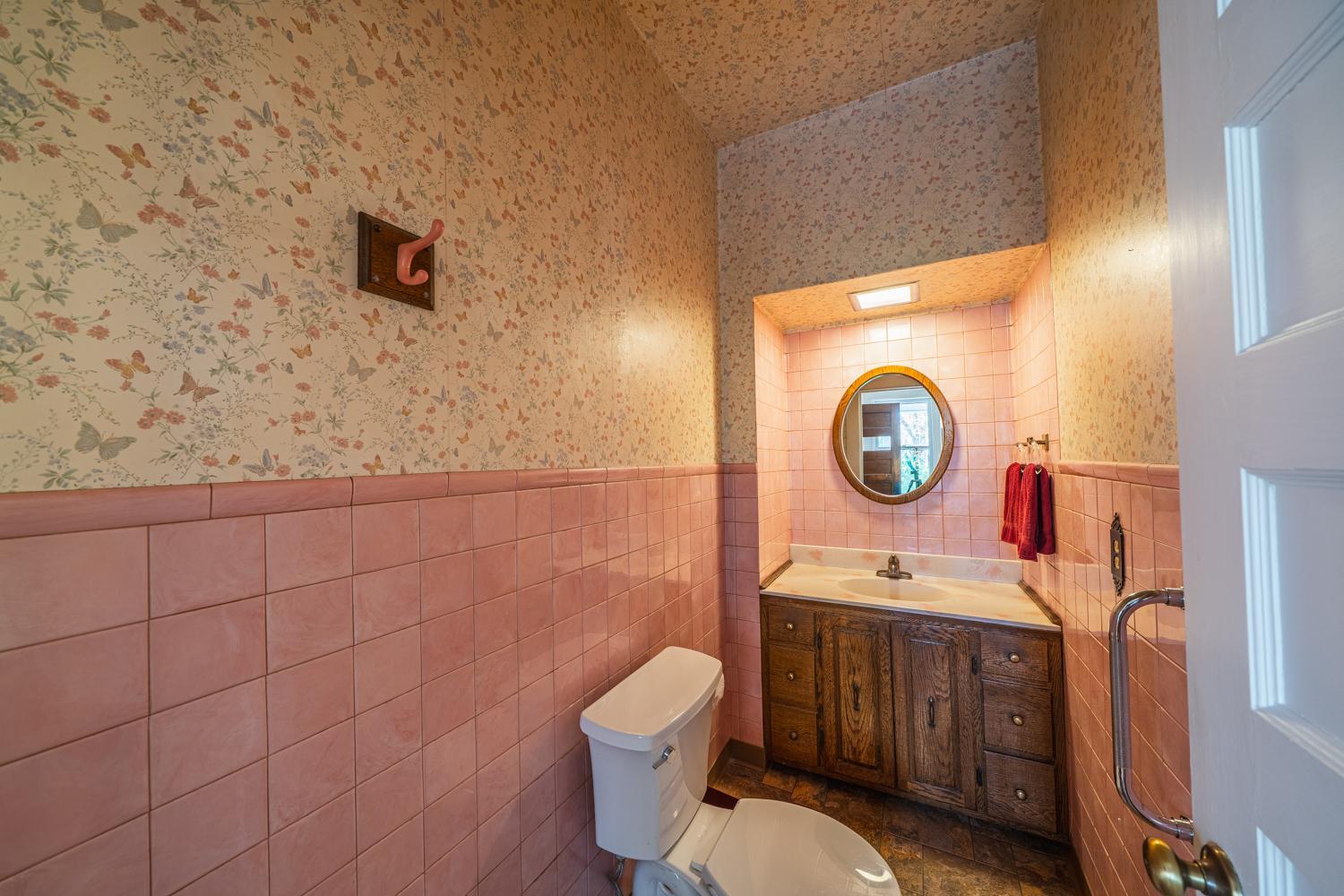 1905 single family home for sale at 1115 Summit Avenue in Detroit Lakes, MN — 5 bed, 3 bath (photo 11 of 41)