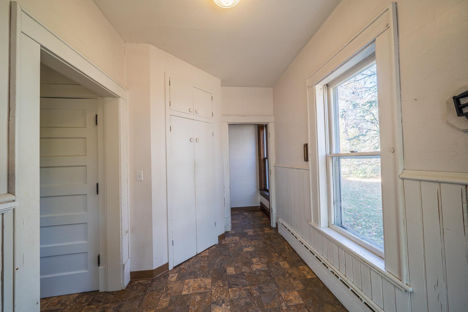 1905 single family home for sale at 1115 Summit Avenue in Detroit Lakes, MN — 5 bed, 3 bath (photo 12 of 41)