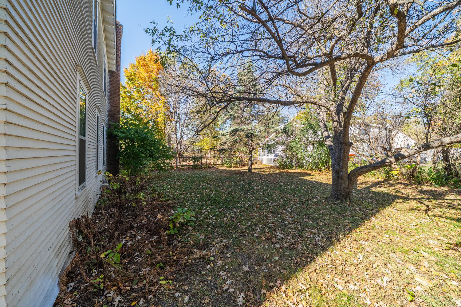 1905 single family home for sale at 1115 Summit Avenue in Detroit Lakes, MN — 5 bed, 3 bath (photo 30 of 41)