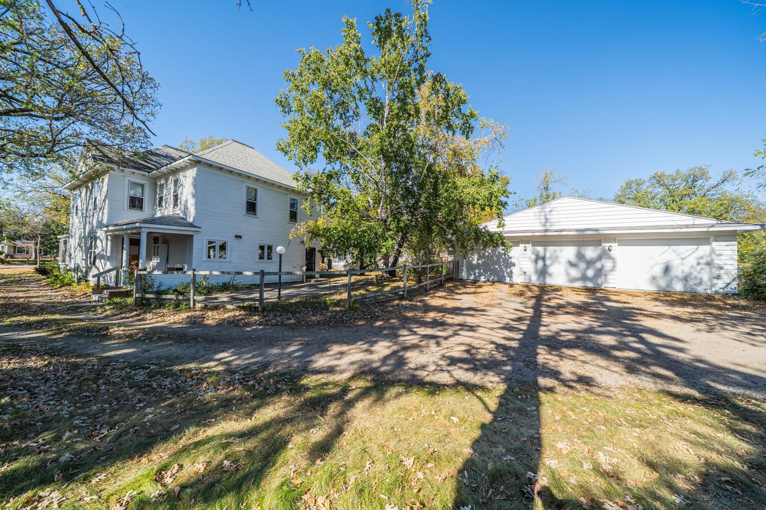 1905 single family home for sale at 1115 Summit Avenue in Detroit Lakes, MN — 5 bed, 3 bath (photo 31 of 41)