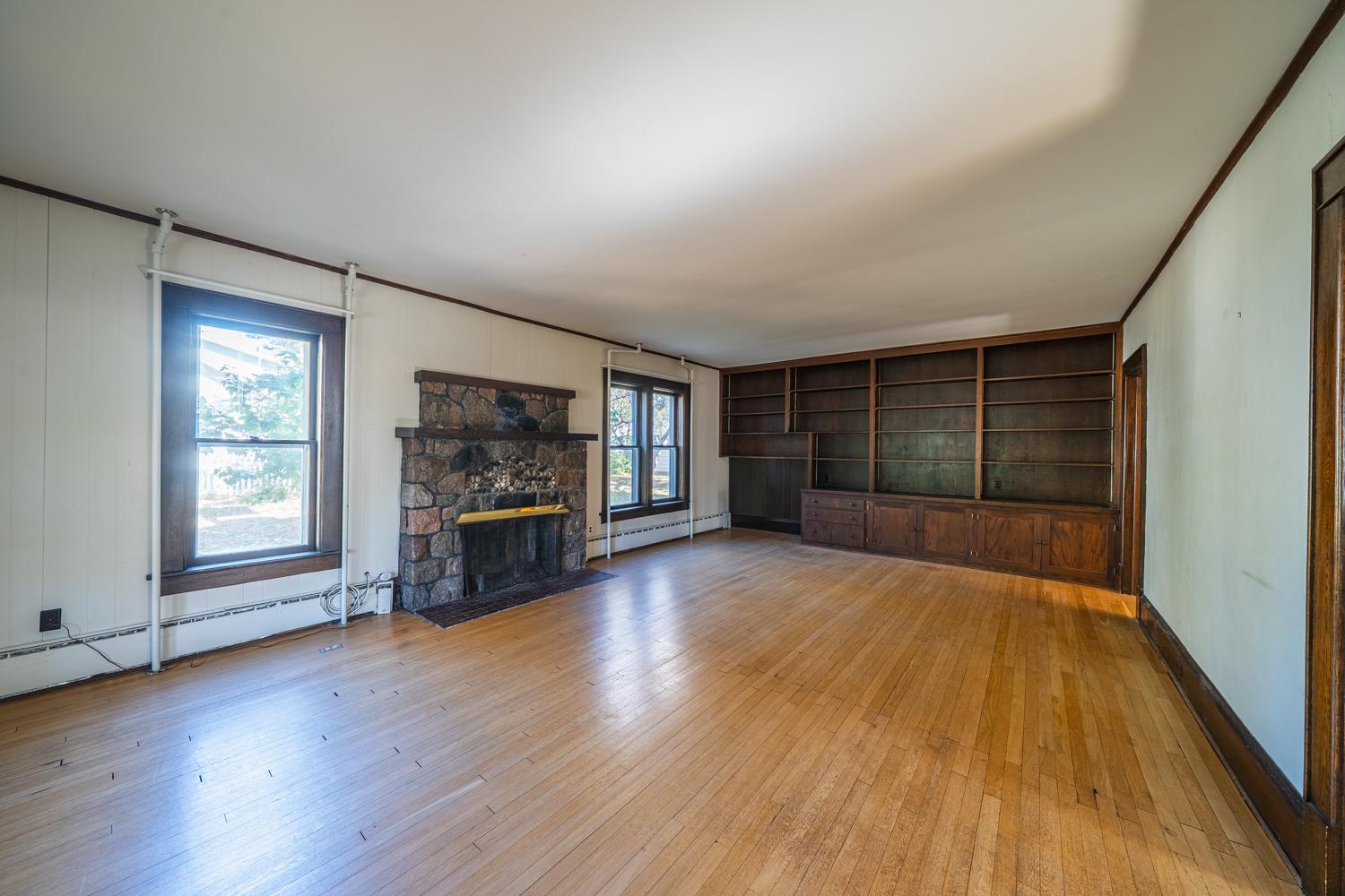 1905 single family home for sale at 1115 Summit Avenue in Detroit Lakes, MN — 5 bed, 3 bath (photo 6 of 41)