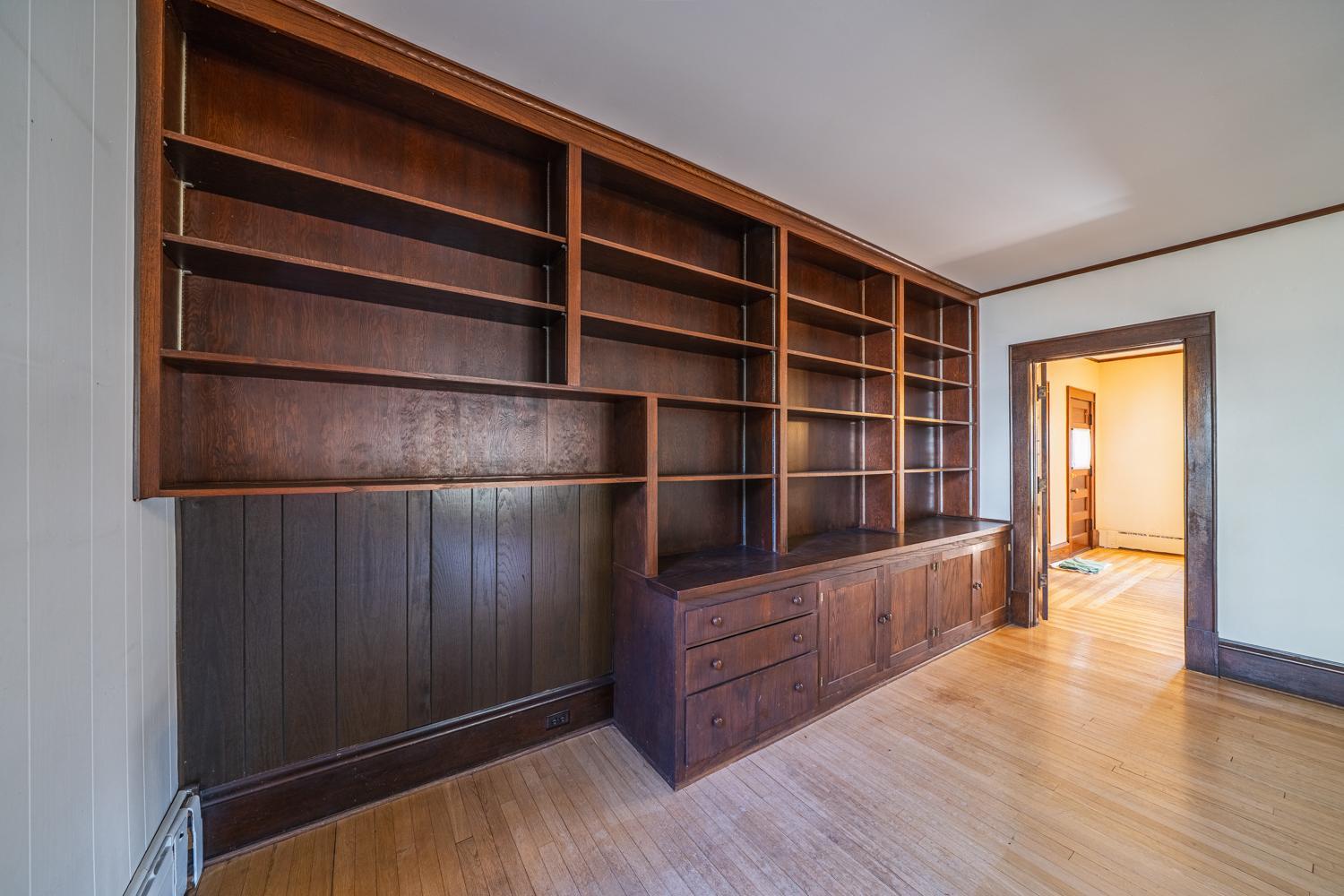 1905 single family home for sale at 1115 Summit Avenue in Detroit Lakes, MN — 5 bed, 3 bath (photo 7 of 41)